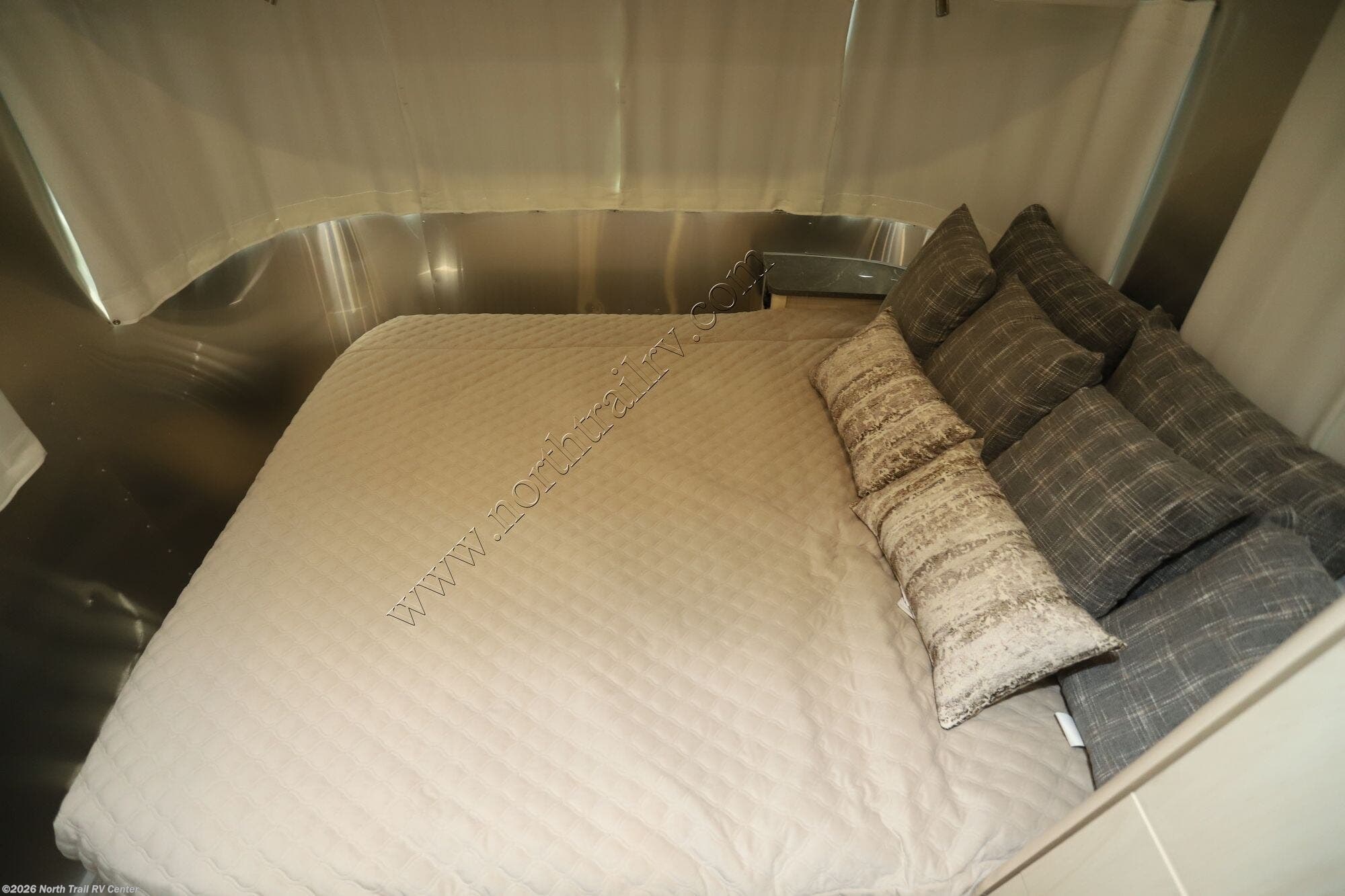 New 2025 Airstream Flying Cloud 23FB available in Fort Myers, Florida