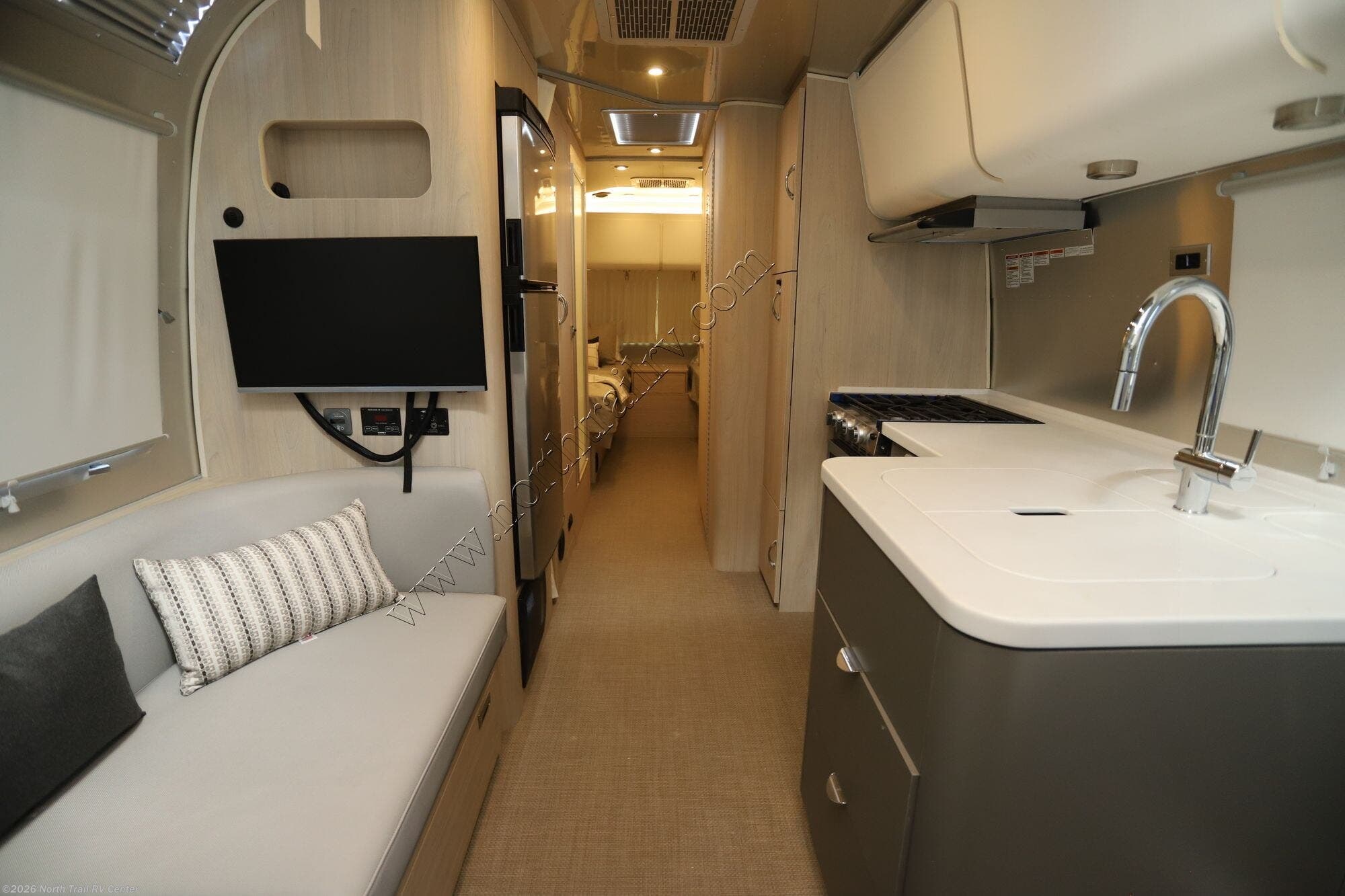 2025 Airstream Globetrotter 27FB - New Travel Trailer For Sale by North Trail RV Center in Fort Myers, Florida