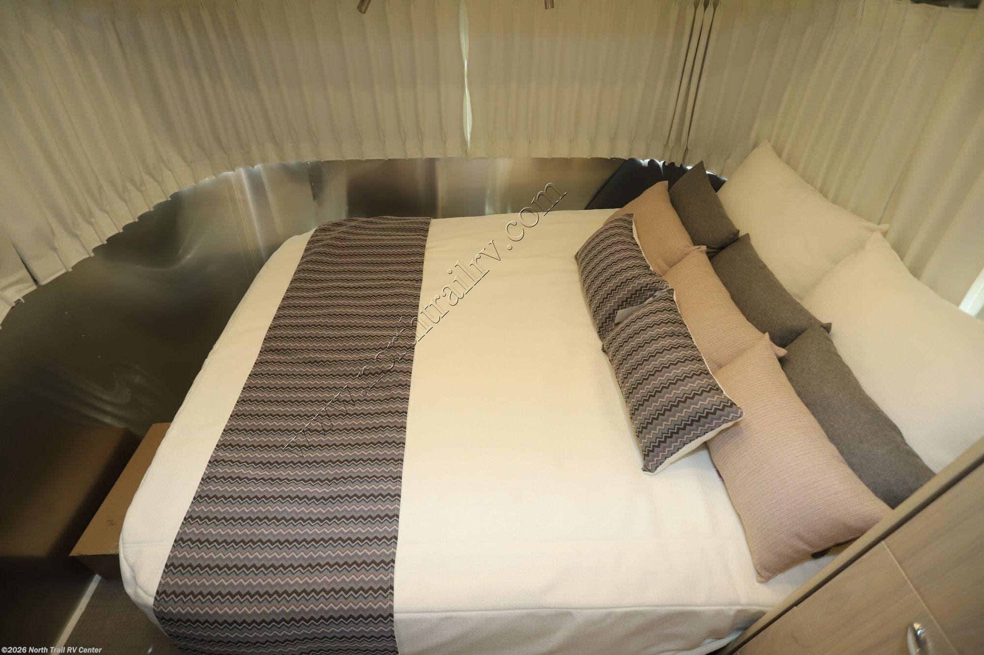 New 2025 Airstream Globetrotter 25FB available in Fort Myers, Florida