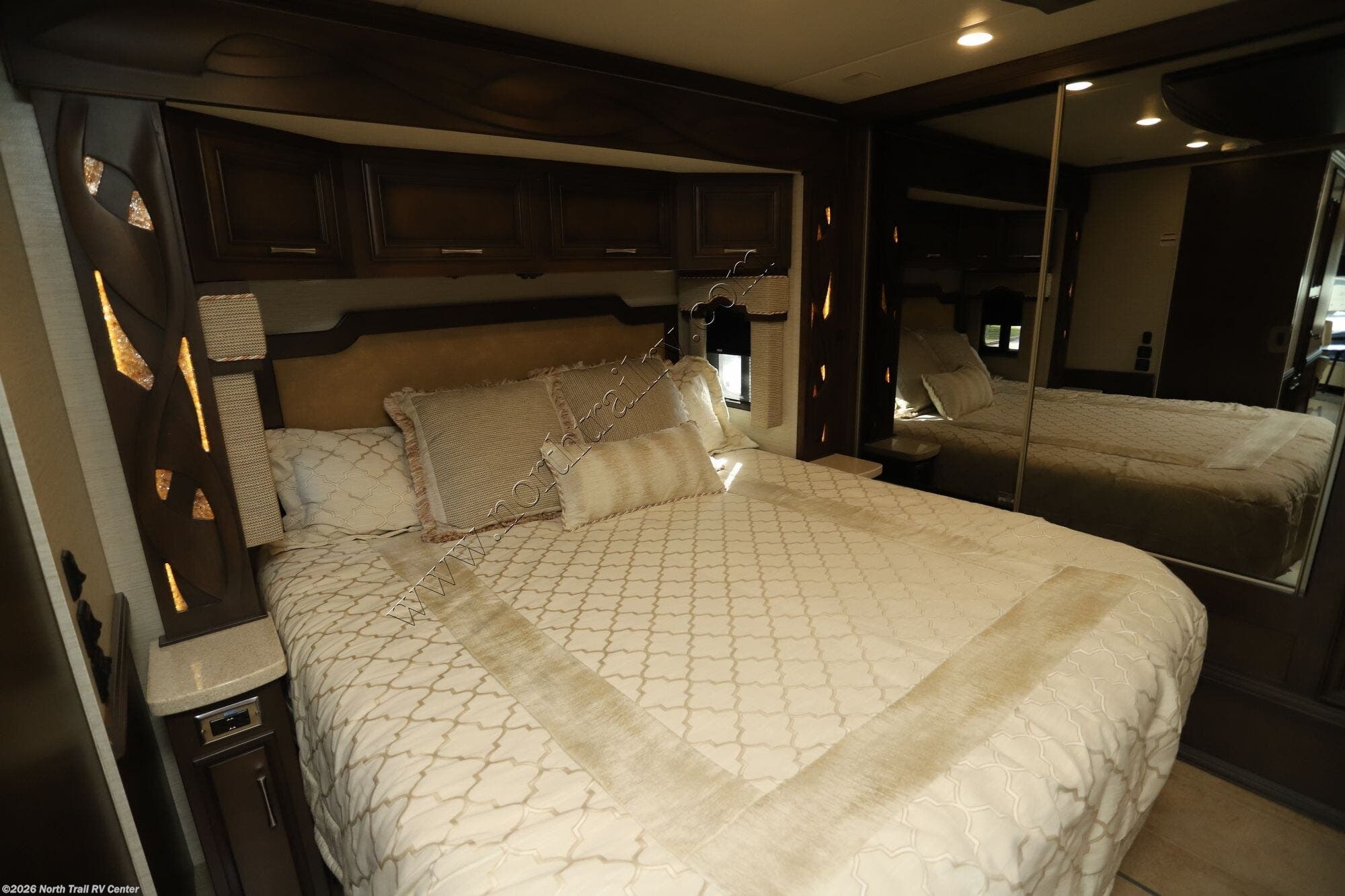 Used 2018 Newmar Ventana 3407 available in Fort Myers, Florida