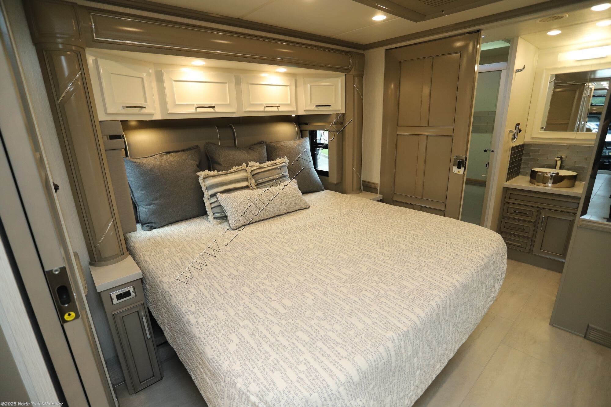 New 2026 Newmar Supreme Aire 4505 available in Fort Myers, Florida