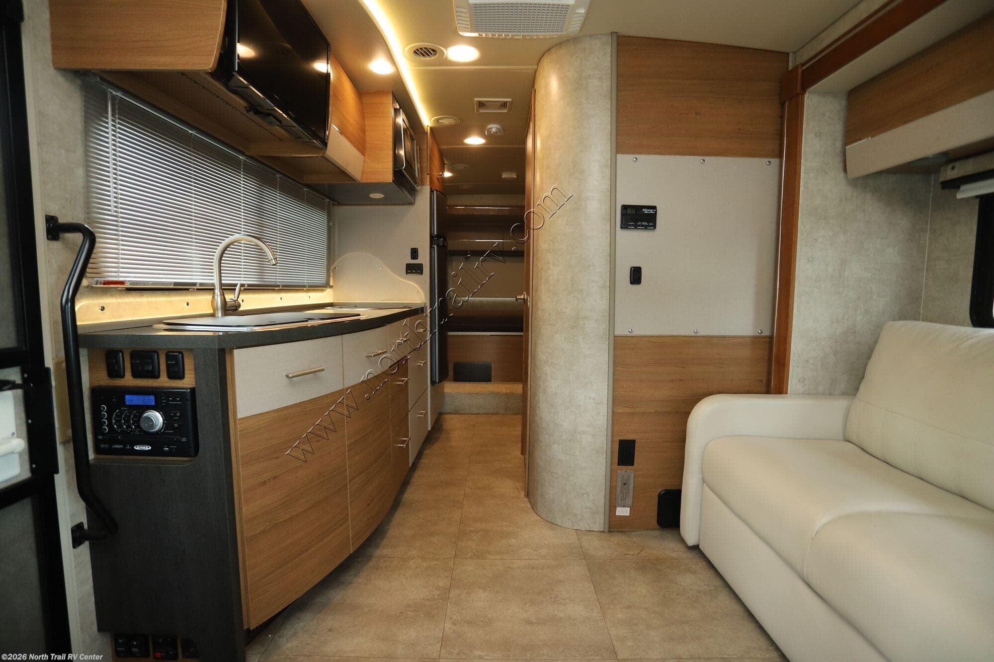 2015 Winnebago View 24G - Used Class C For Sale by North Trail RV Center in Fort Myers, Florida