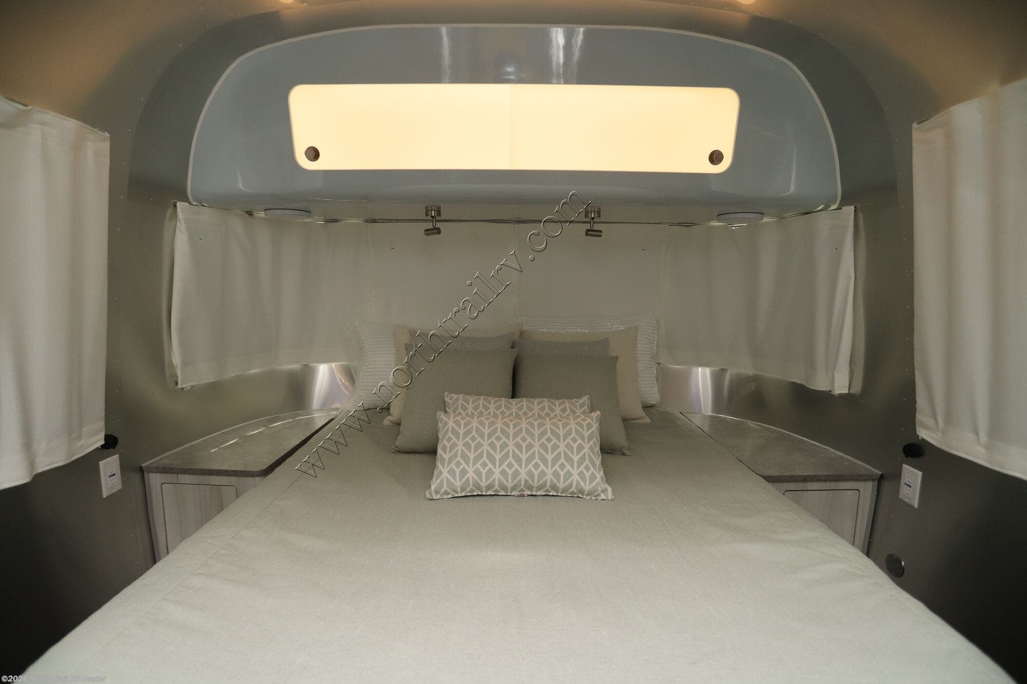 New 2026 Airstream International 27FB available in Fort Myers, Florida