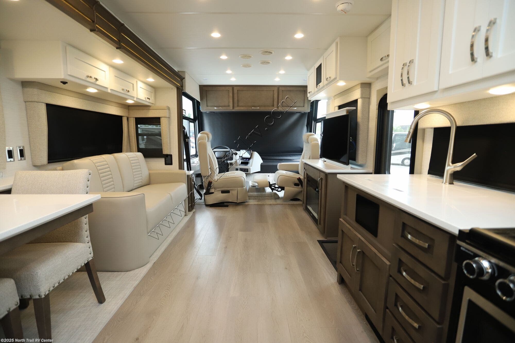 New 2026 Newmar Bay Star 3811 available in Fort Myers, Florida