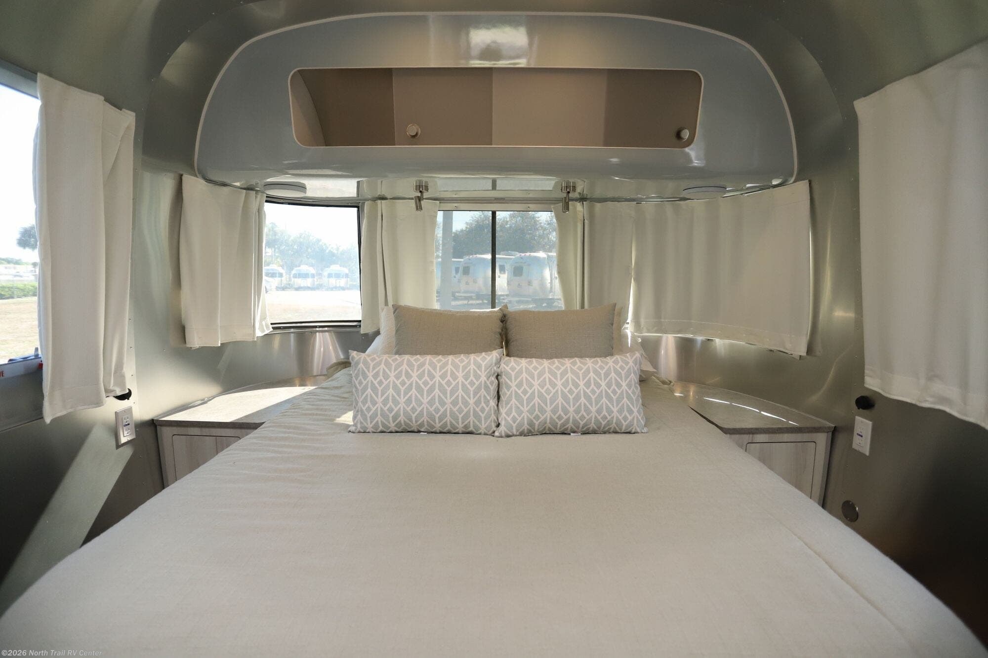New 2026 Airstream International 27FB available in Fort Myers, Florida