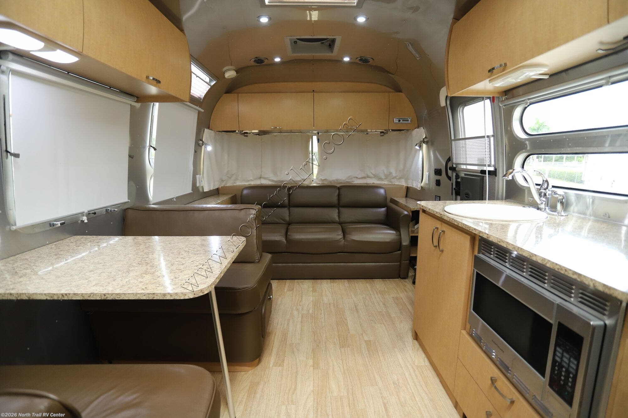 2016 Flying Cloud 30 by Airstream from North Trail RV Center in Fort Myers, Florida