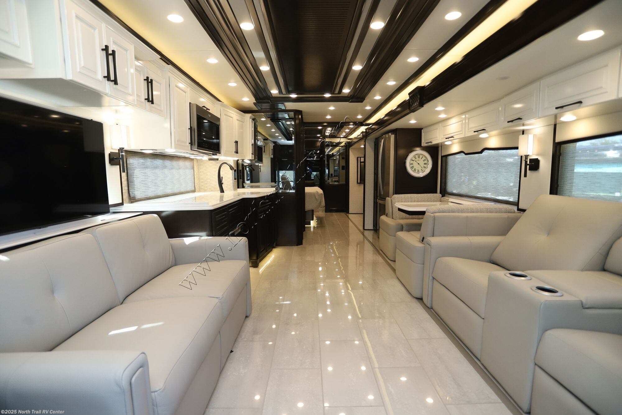 2025 London Aire 4551 by Newmar from North Trail RV Center in Fort Myers, Florida