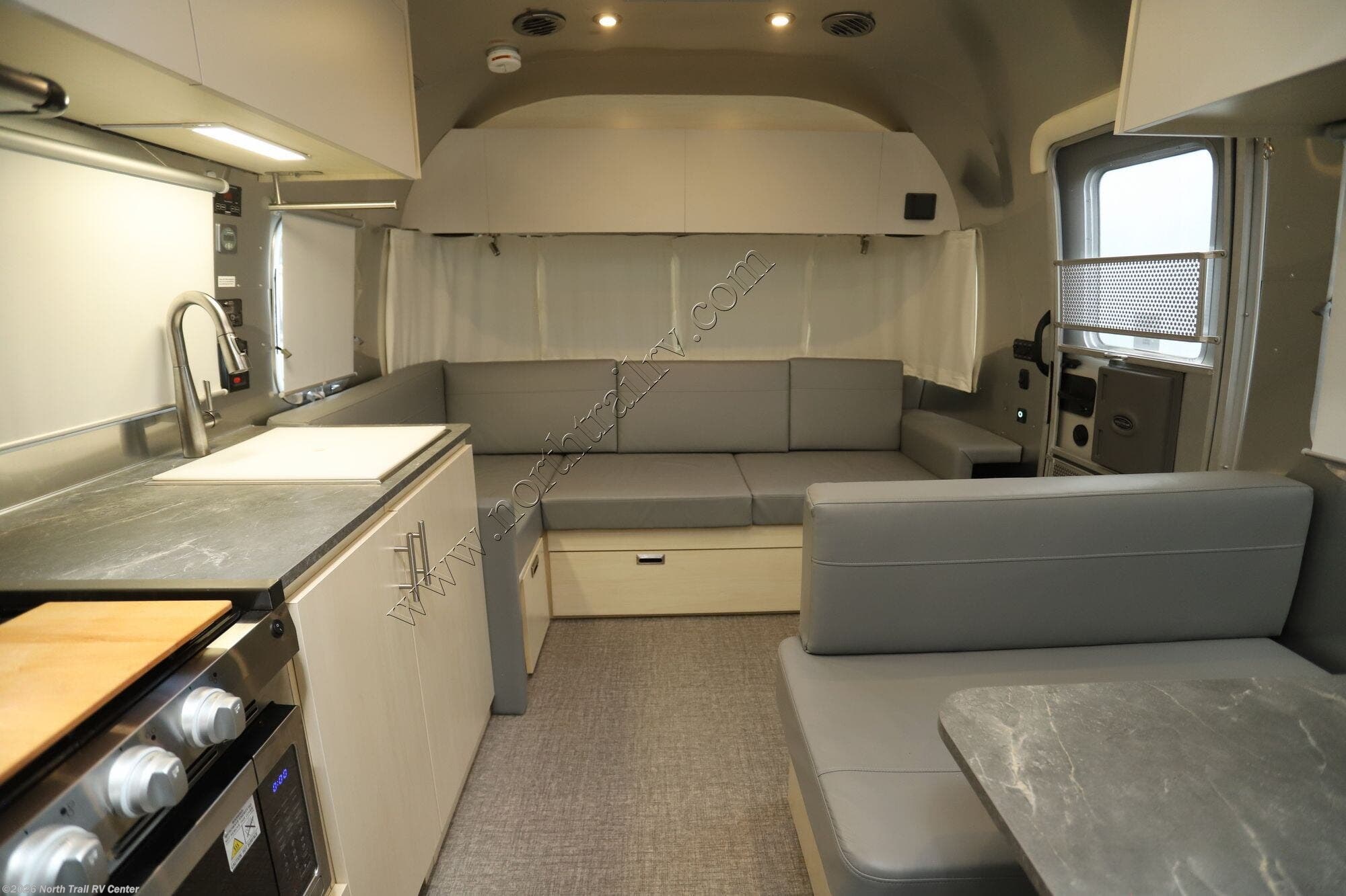 2024 Flying Cloud 28RBQ by Airstream from North Trail RV Center in Fort Myers, Florida