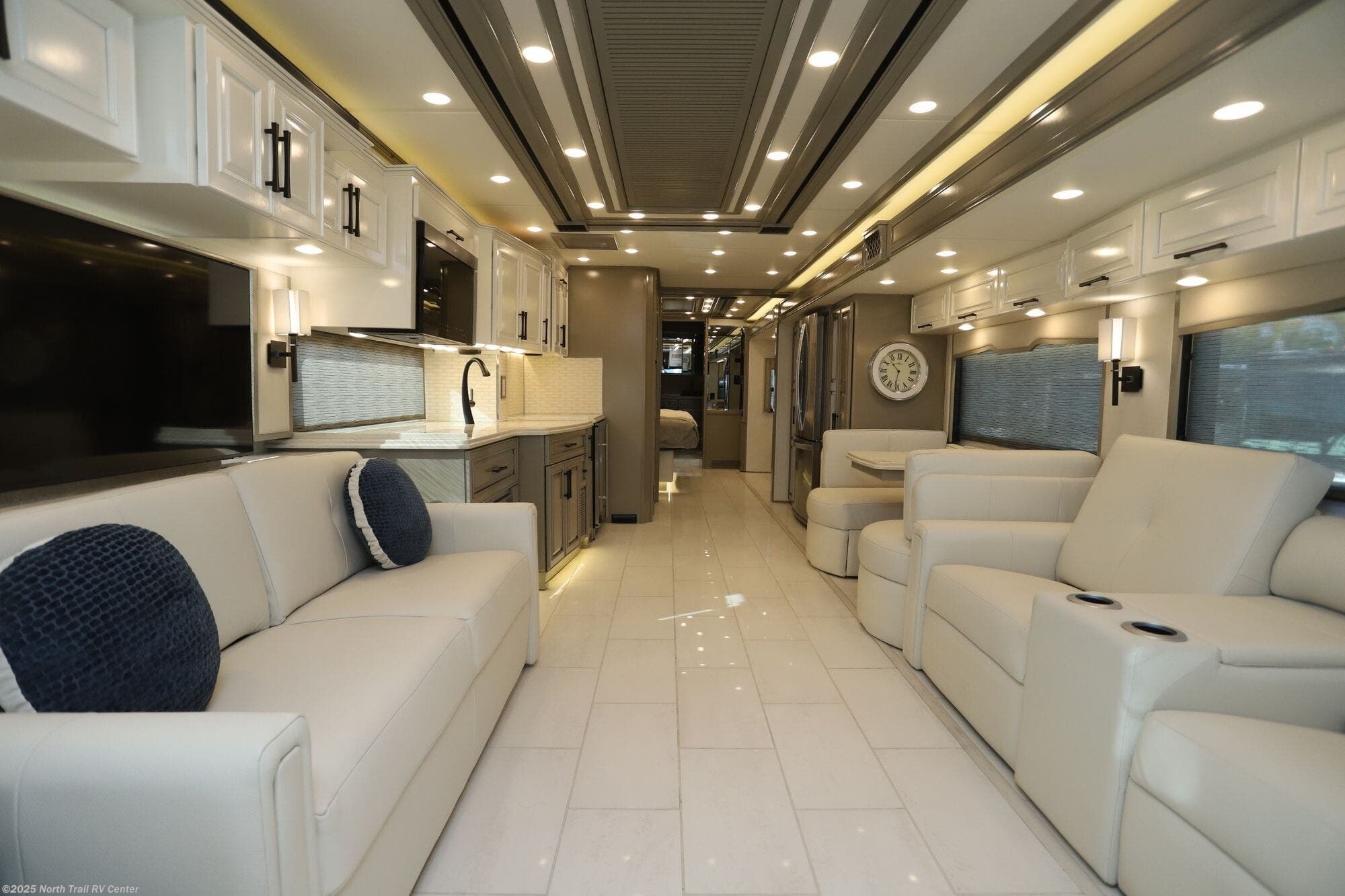 2025 London Aire 4595 by Newmar from North Trail RV Center in Fort Myers, Florida