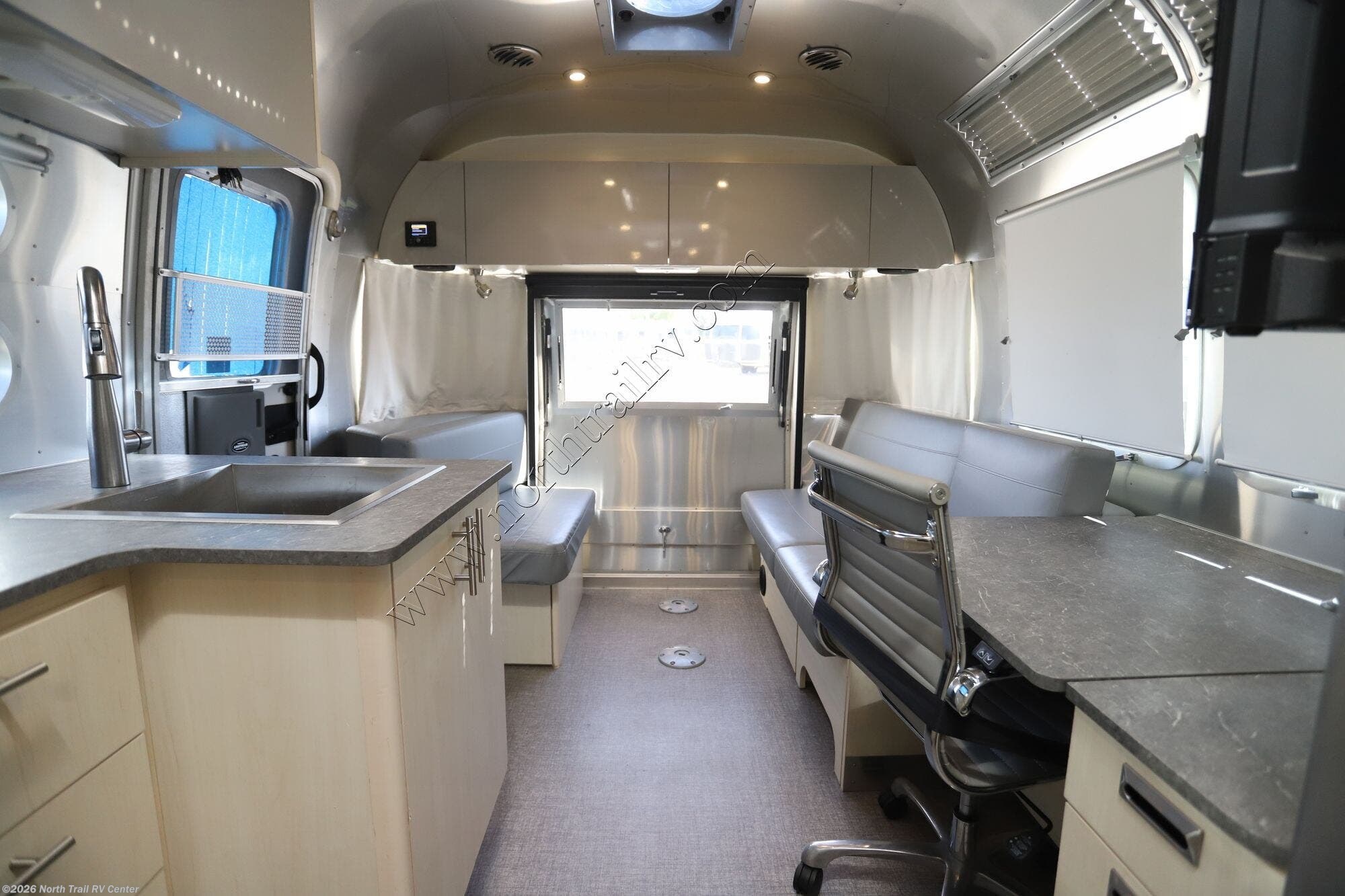 2022 Flying Cloud 27FB by Airstream from North Trail RV Center in Fort Myers, Florida