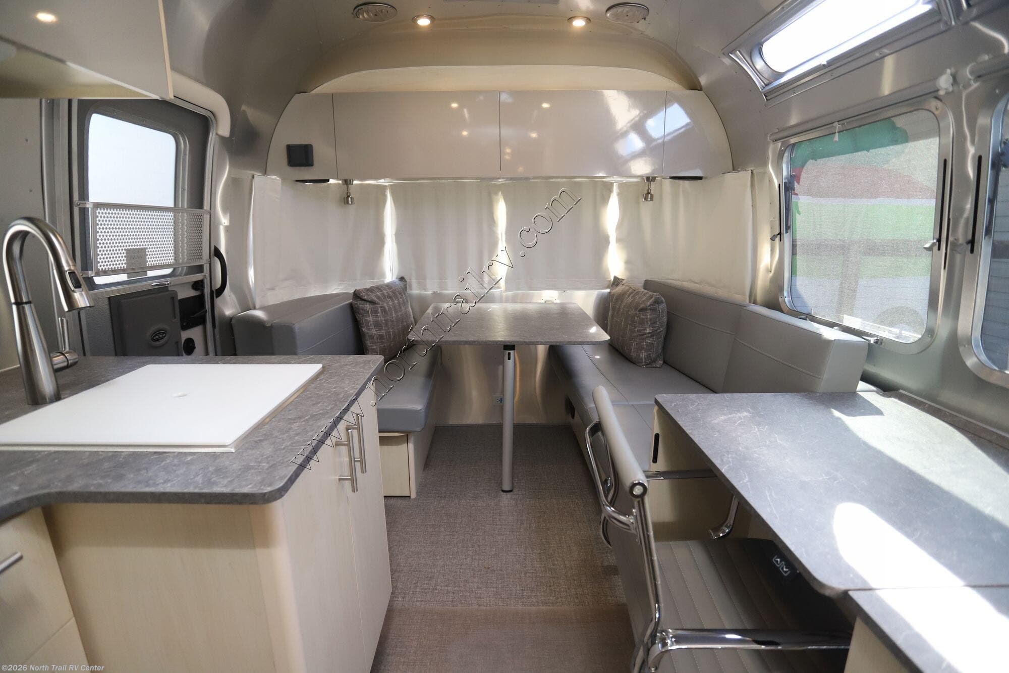 2022 Flying Cloud 25FB by Airstream from North Trail RV Center in Fort Myers, Florida