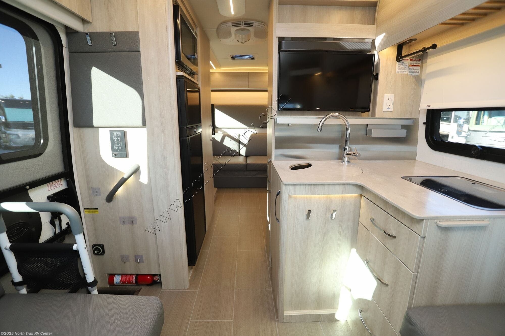 2021 Wonder 24MB by Leisure Travel from North Trail RV Center in Fort Myers, Florida