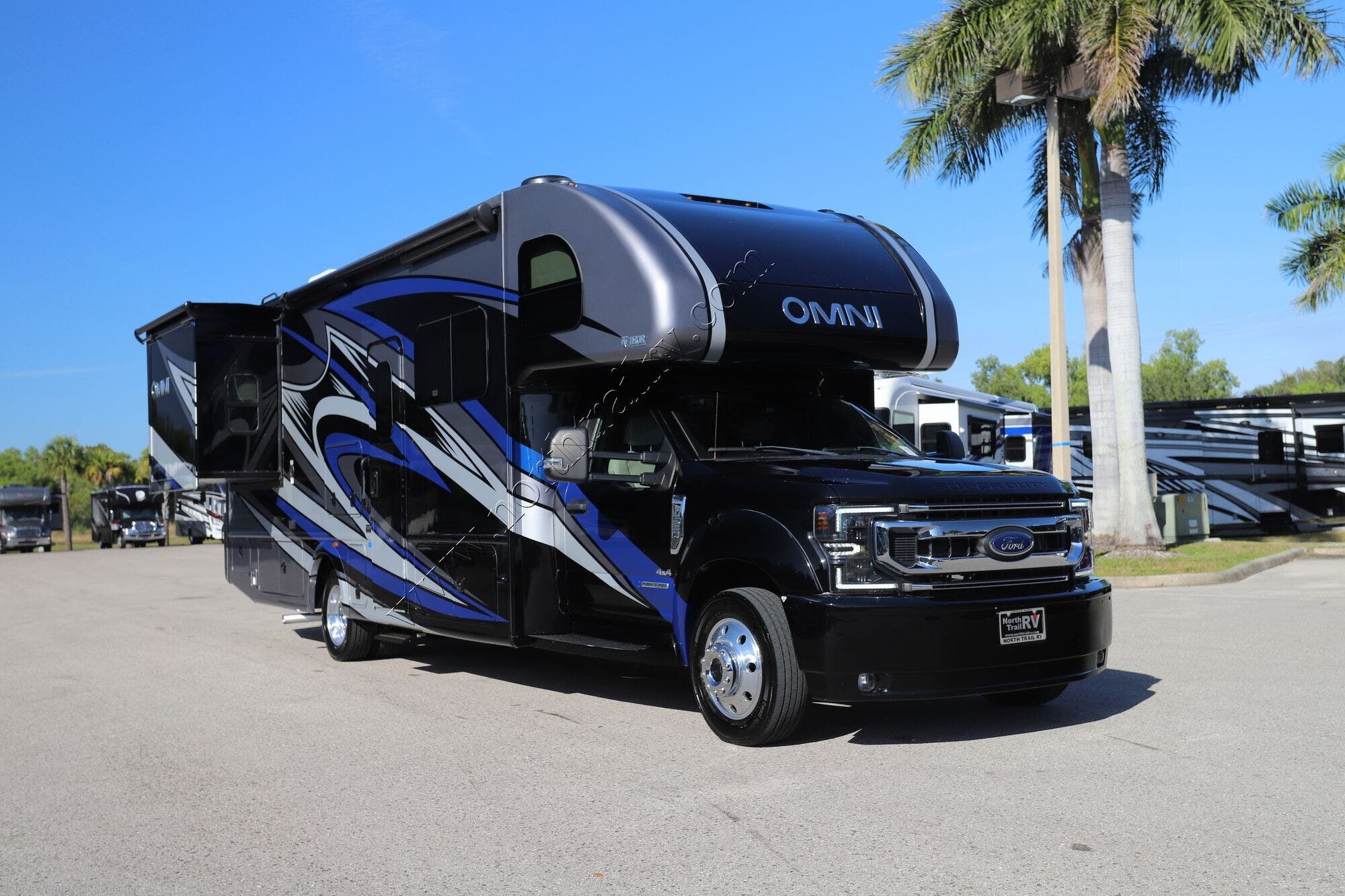 2023 Thor Motor Coach Omni 32XG - Used Super C For Sale by North Trail RV Center in Fort Myers, Florida