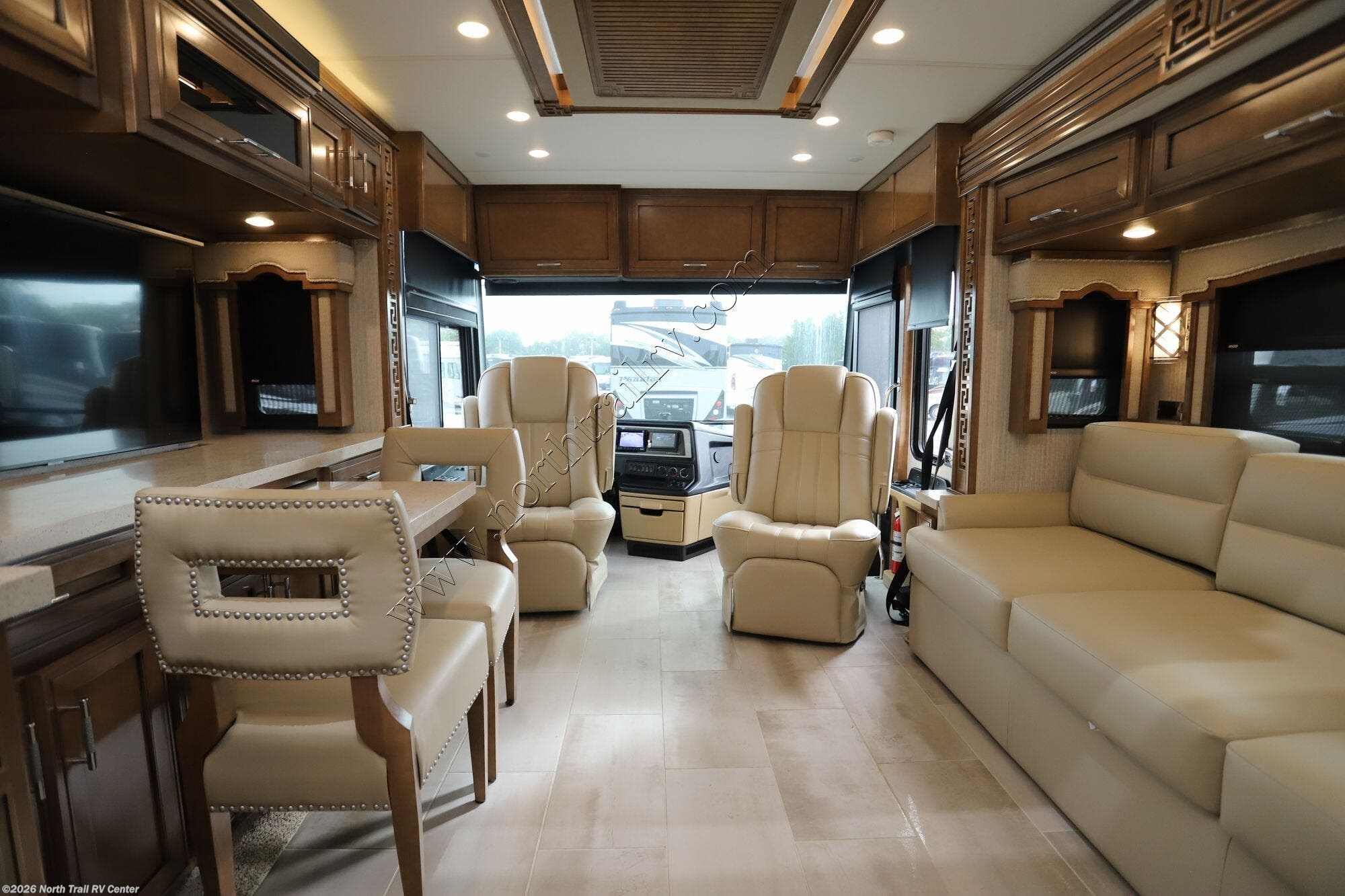 Used 2023 Newmar Ventana 3407 available in Fort Myers, Florida