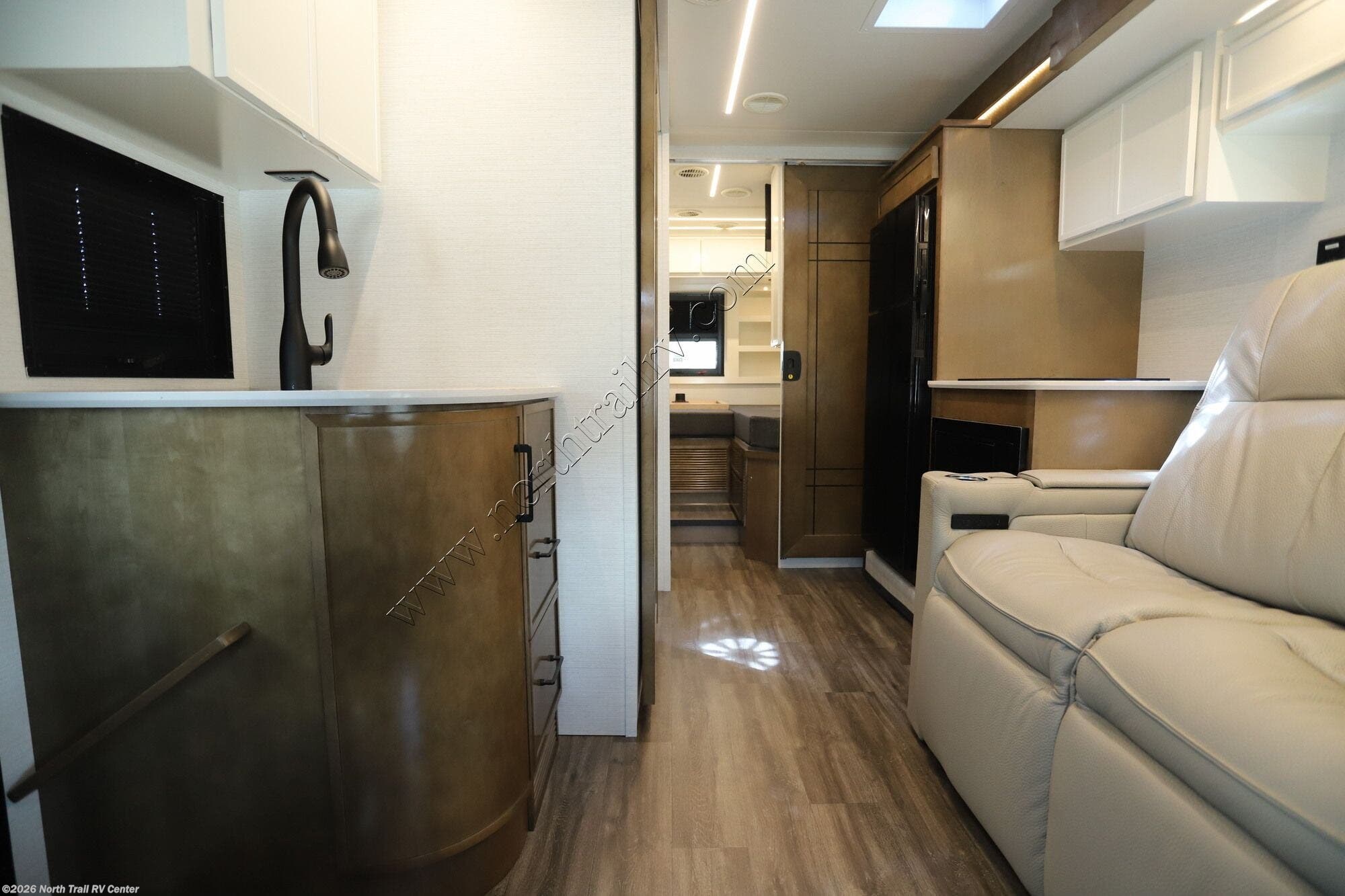 2027 Freedom Aire 2512 by Newmar from North Trail RV Center in Fort Myers, Florida