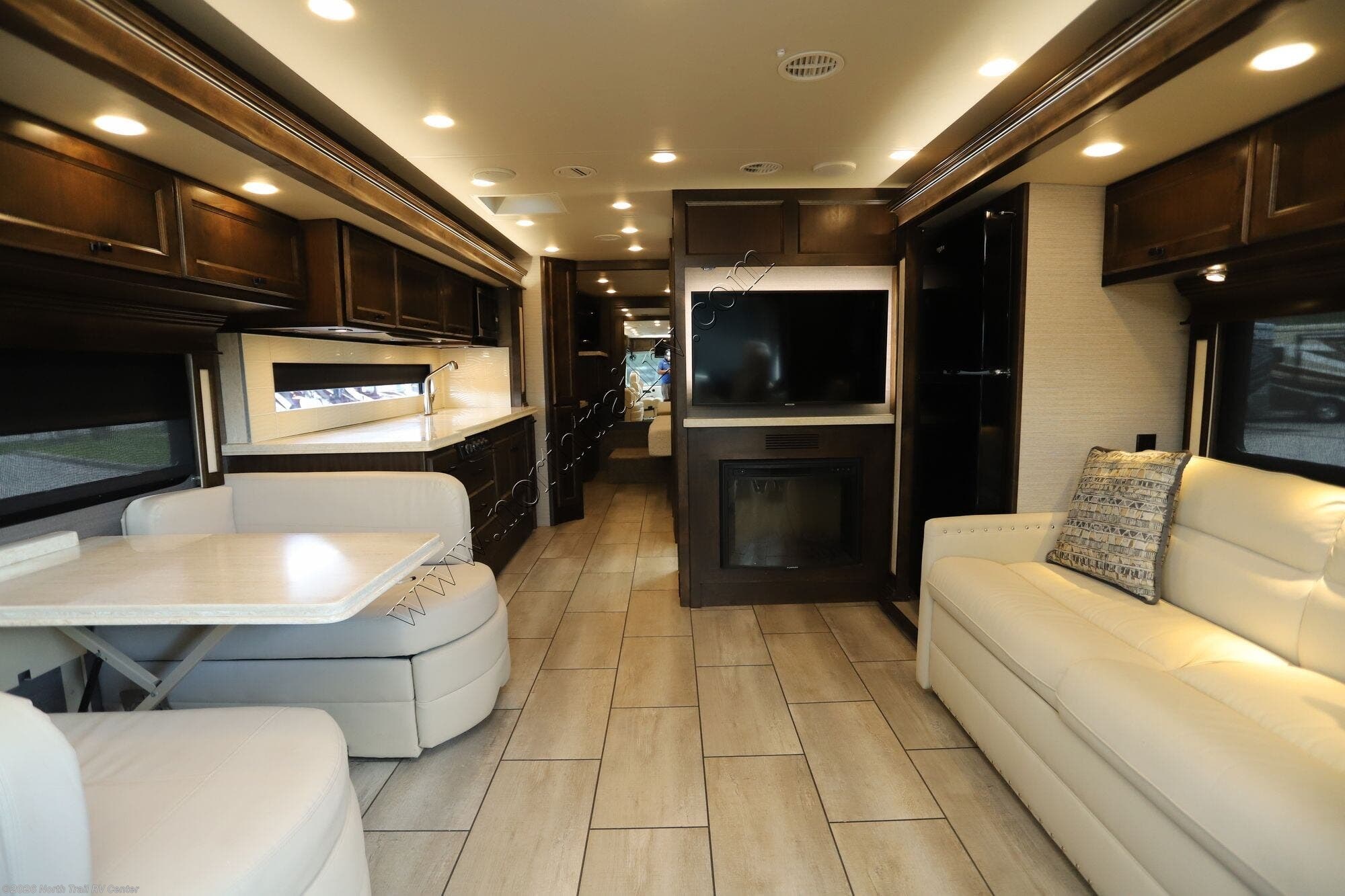 2020 Breeze 33BR by Tiffin from North Trail RV Center in Fort Myers, Florida
