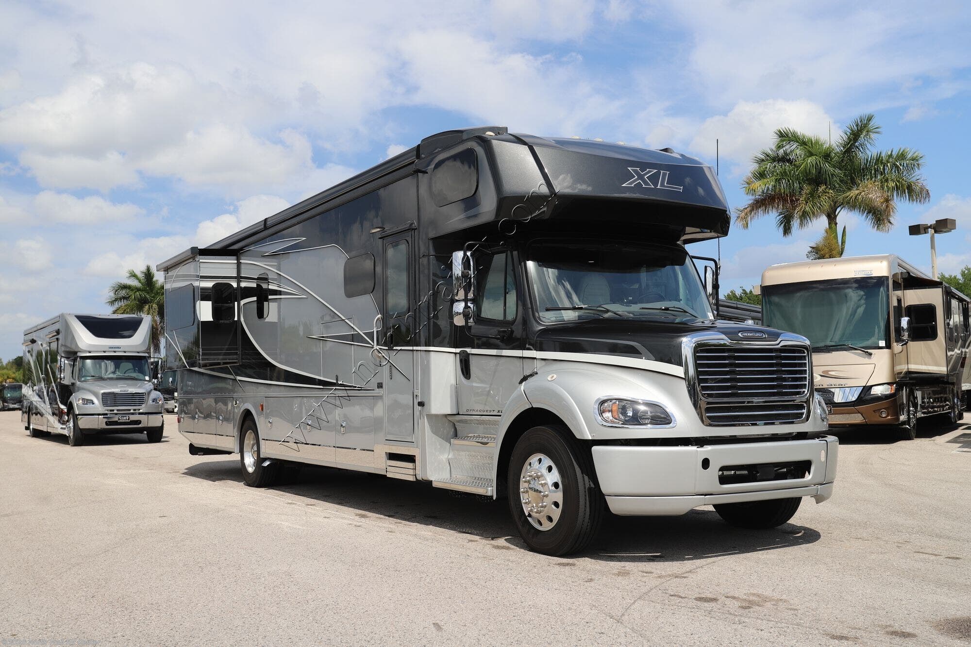2022 Dynamax Corp Dynaquest XL 37RB - Used Super C For Sale by North Trail RV Center in Fort Myers, Florida