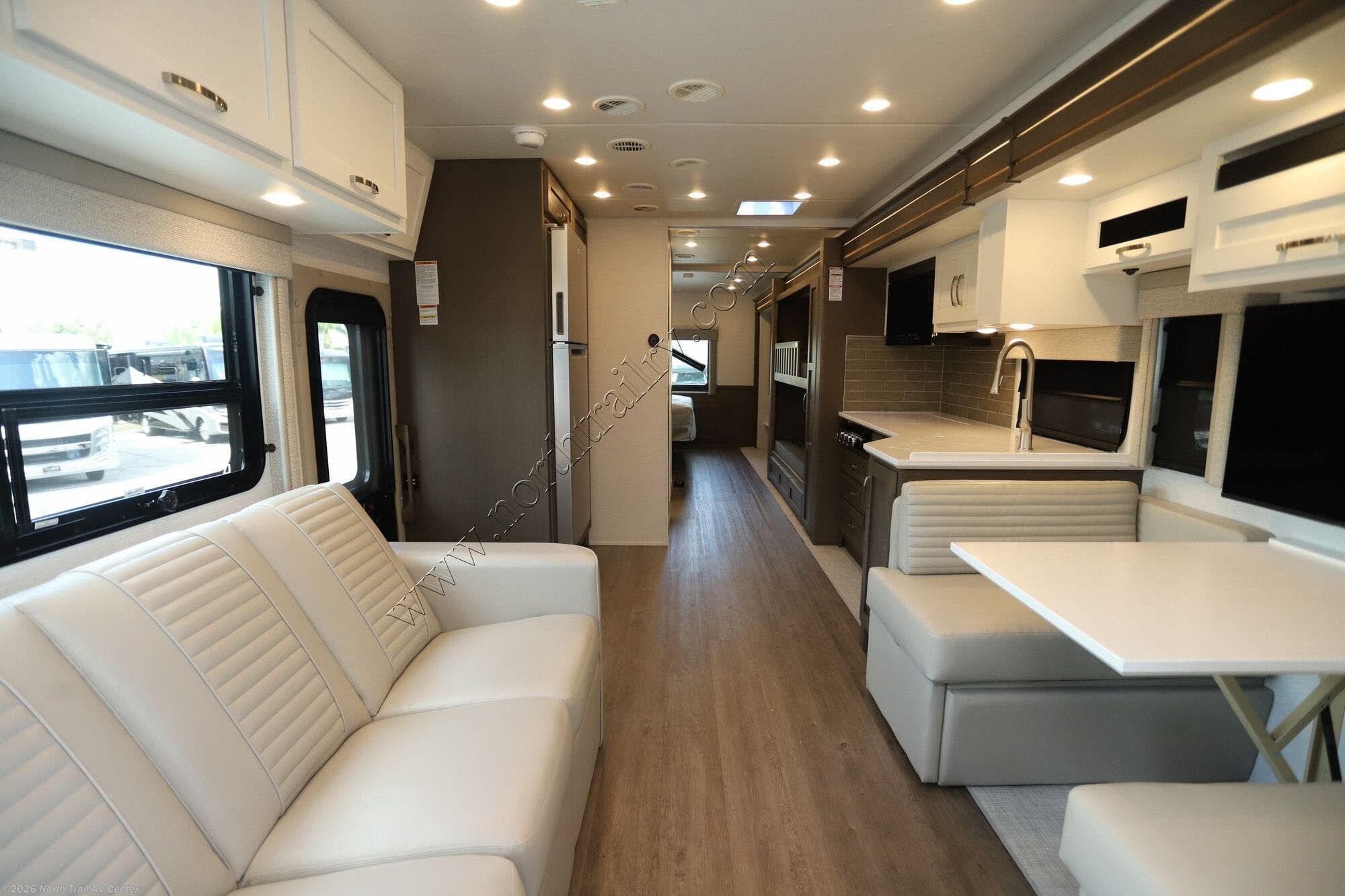 2027 Bay Star 3640 by Newmar from North Trail RV Center in Fort Myers, Florida