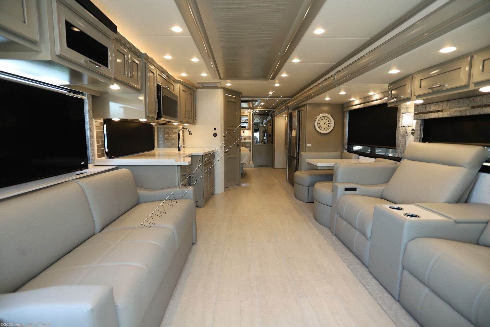 2027 Ventana 4037 by Newmar from North Trail RV Center in Fort Myers, Florida