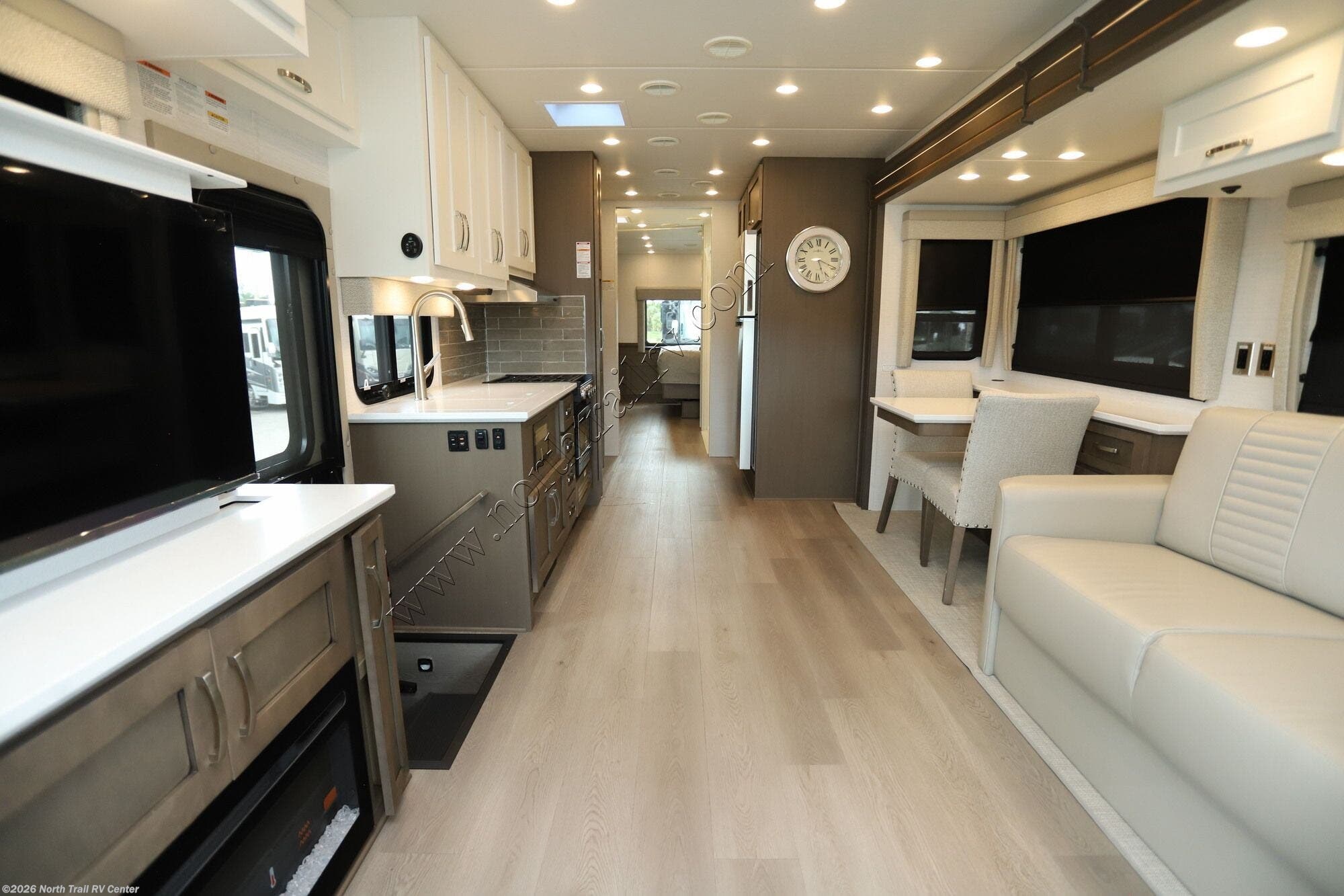 2027 Bay Star 3811 by Newmar from North Trail RV Center in Fort Myers, Florida