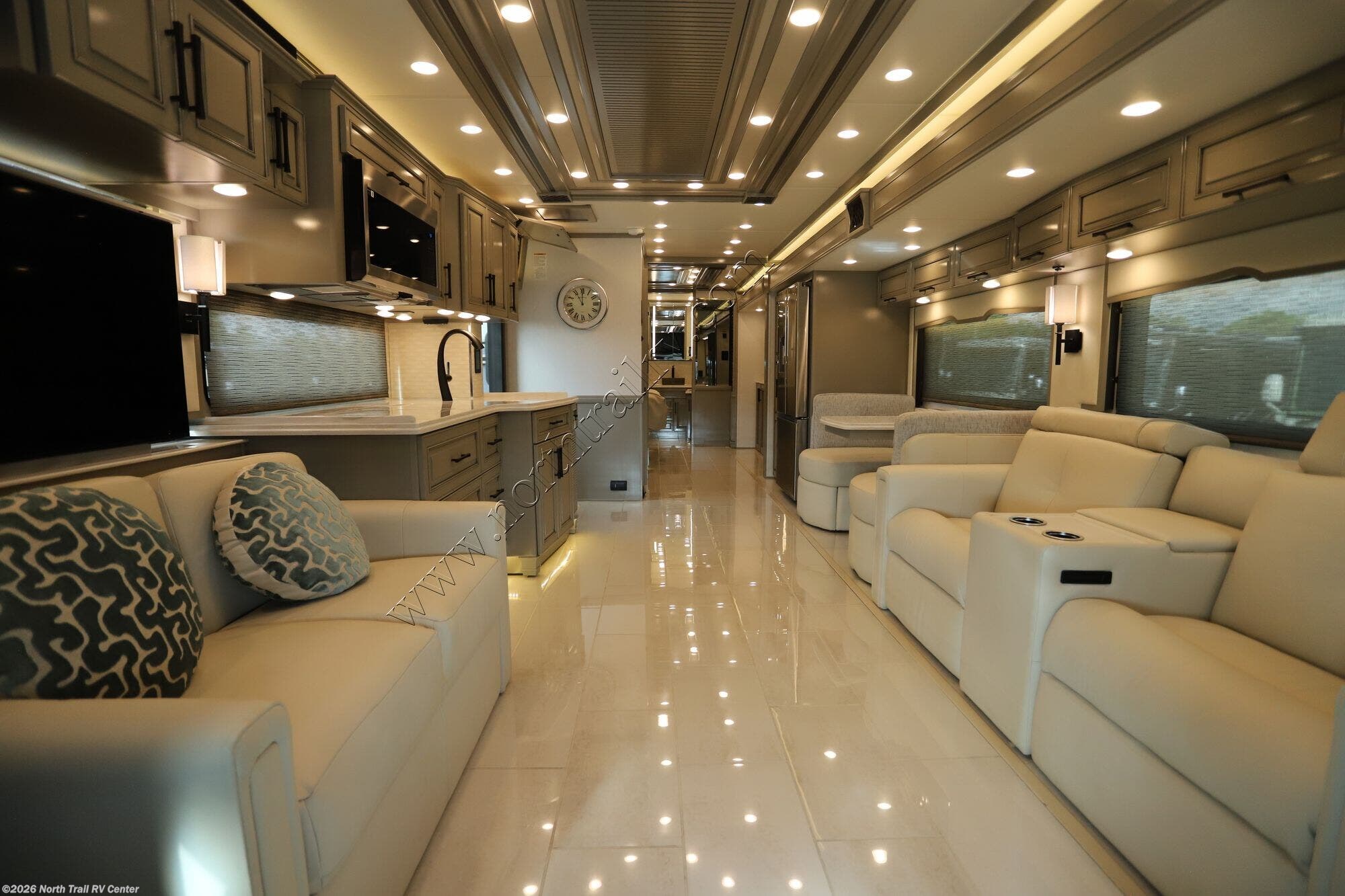 2027 Summit Aire 4505 by Newmar from North Trail RV Center in Fort Myers, Florida
