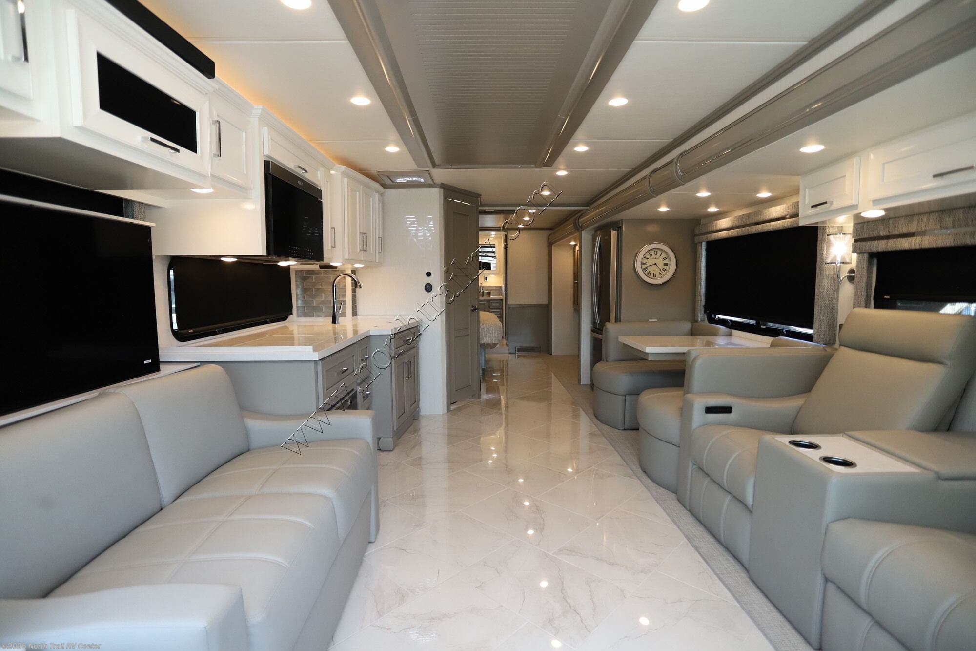 2027 Ventana 3809 by Newmar from North Trail RV Center in Fort Myers, Florida