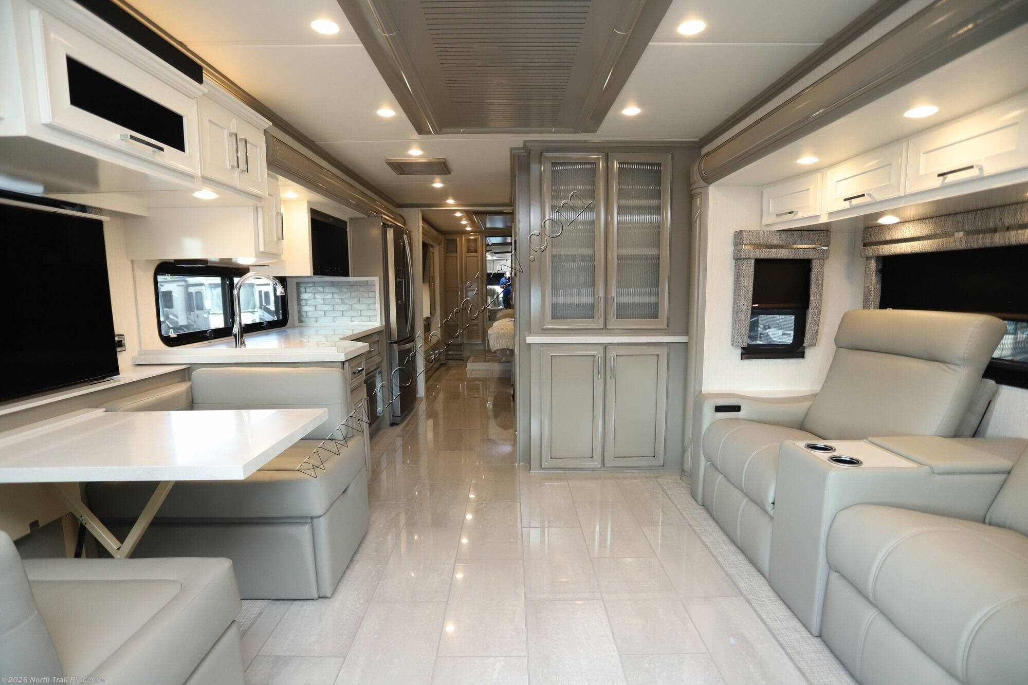 2027 Ventana 3512 by Newmar from North Trail RV Center in Fort Myers, Florida