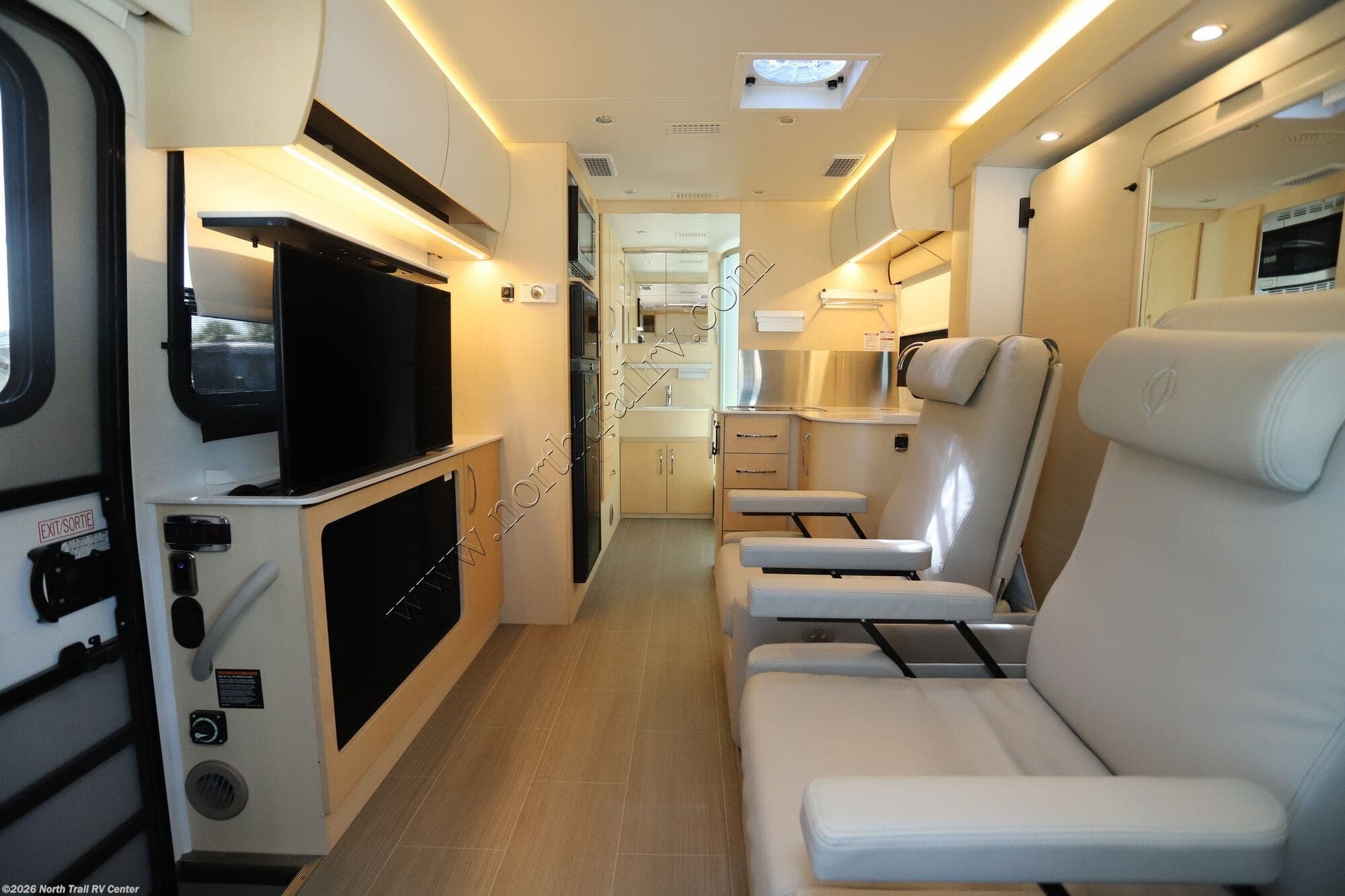2022 Unity U24MB by Leisure Travel from North Trail RV Center in Fort Myers, Florida