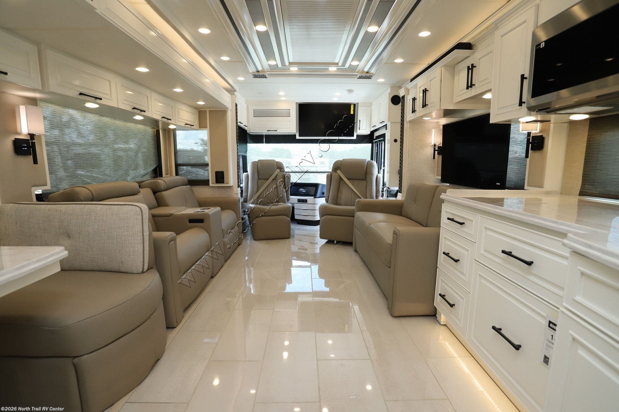 New 2027 Newmar London Aire 4551 available in Fort Myers, Florida