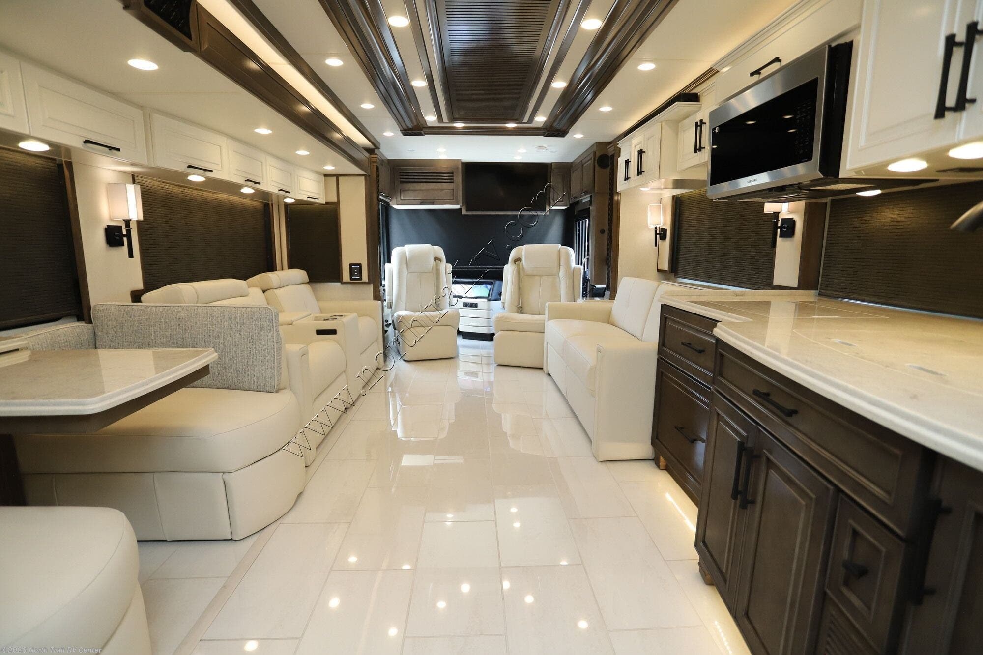 New 2027 Newmar London Aire 4595 available in Fort Myers, Florida