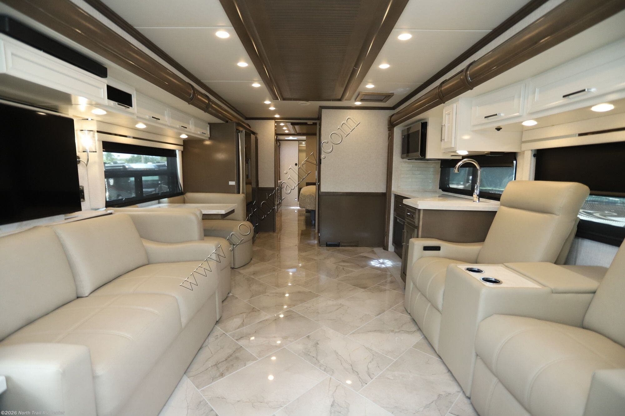 2027 Ventana 4345 by Newmar from North Trail RV Center in Fort Myers, Florida
