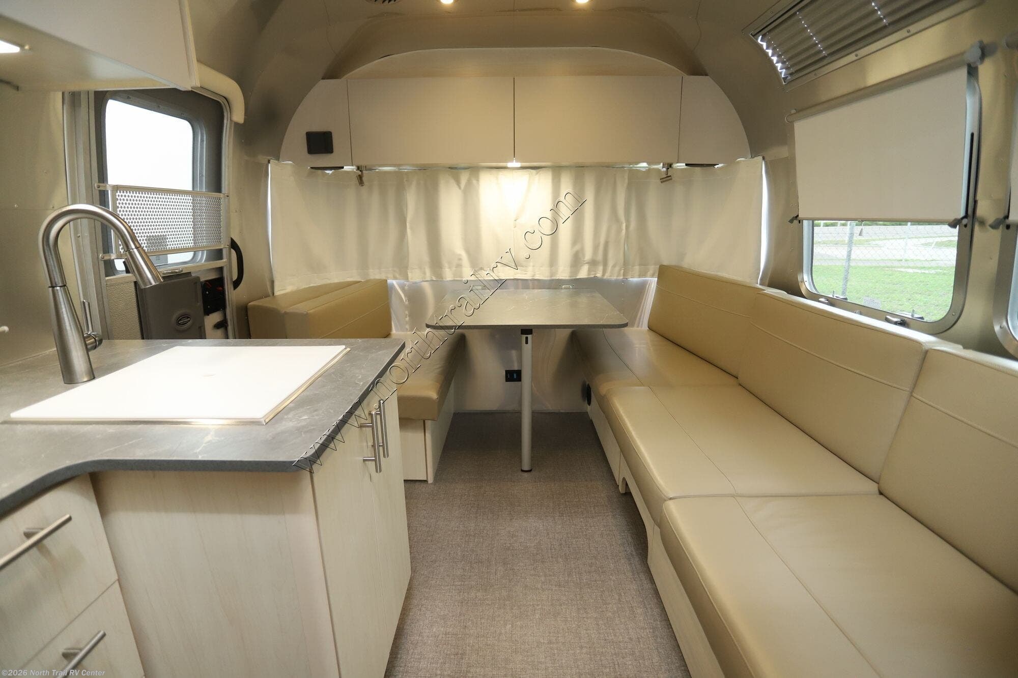 2025 Flying Cloud 25FB by Airstream from North Trail RV Center in Fort Myers, Florida