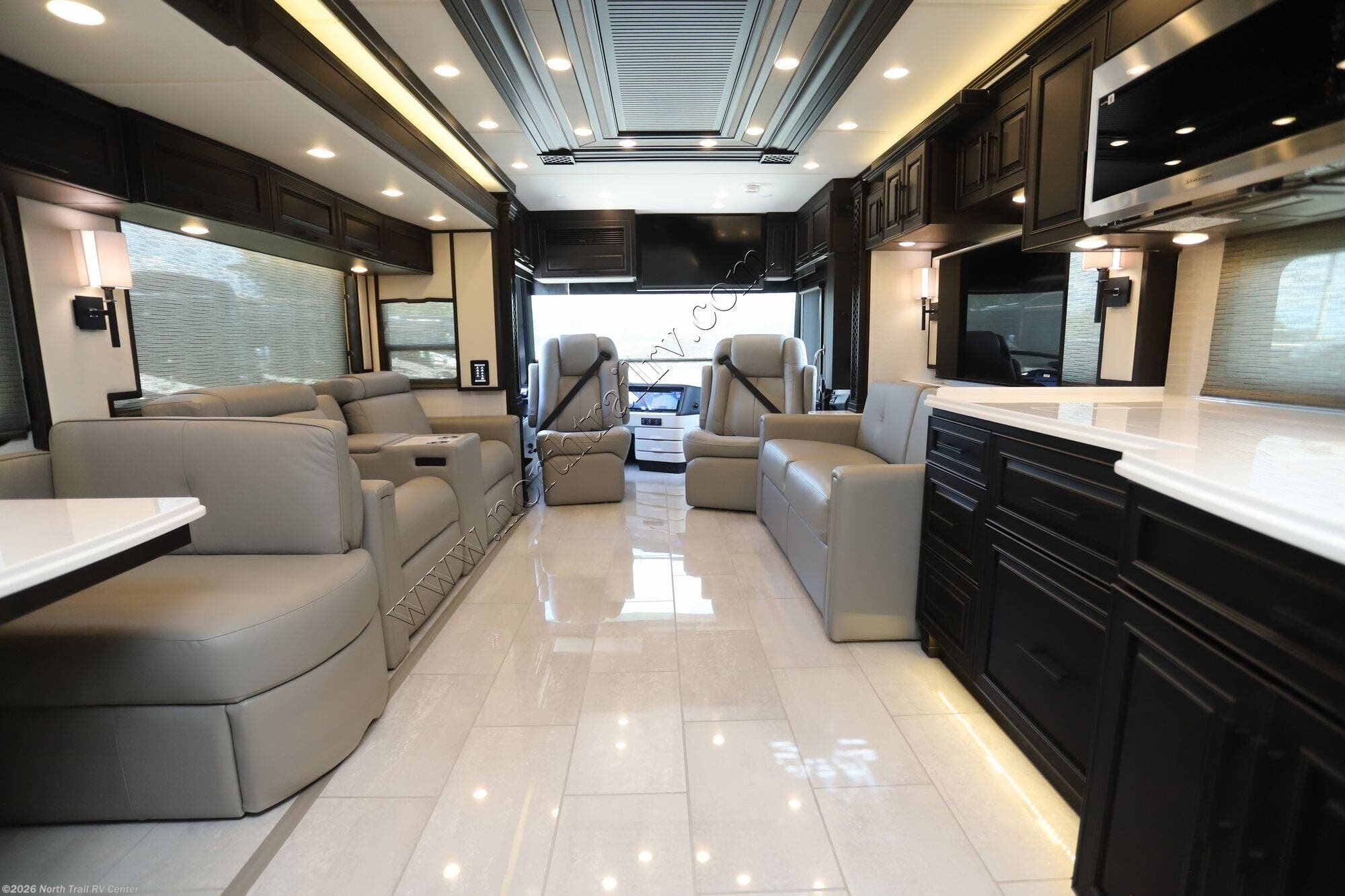 New 2027 Newmar London Aire 4551 available in Fort Myers, Florida