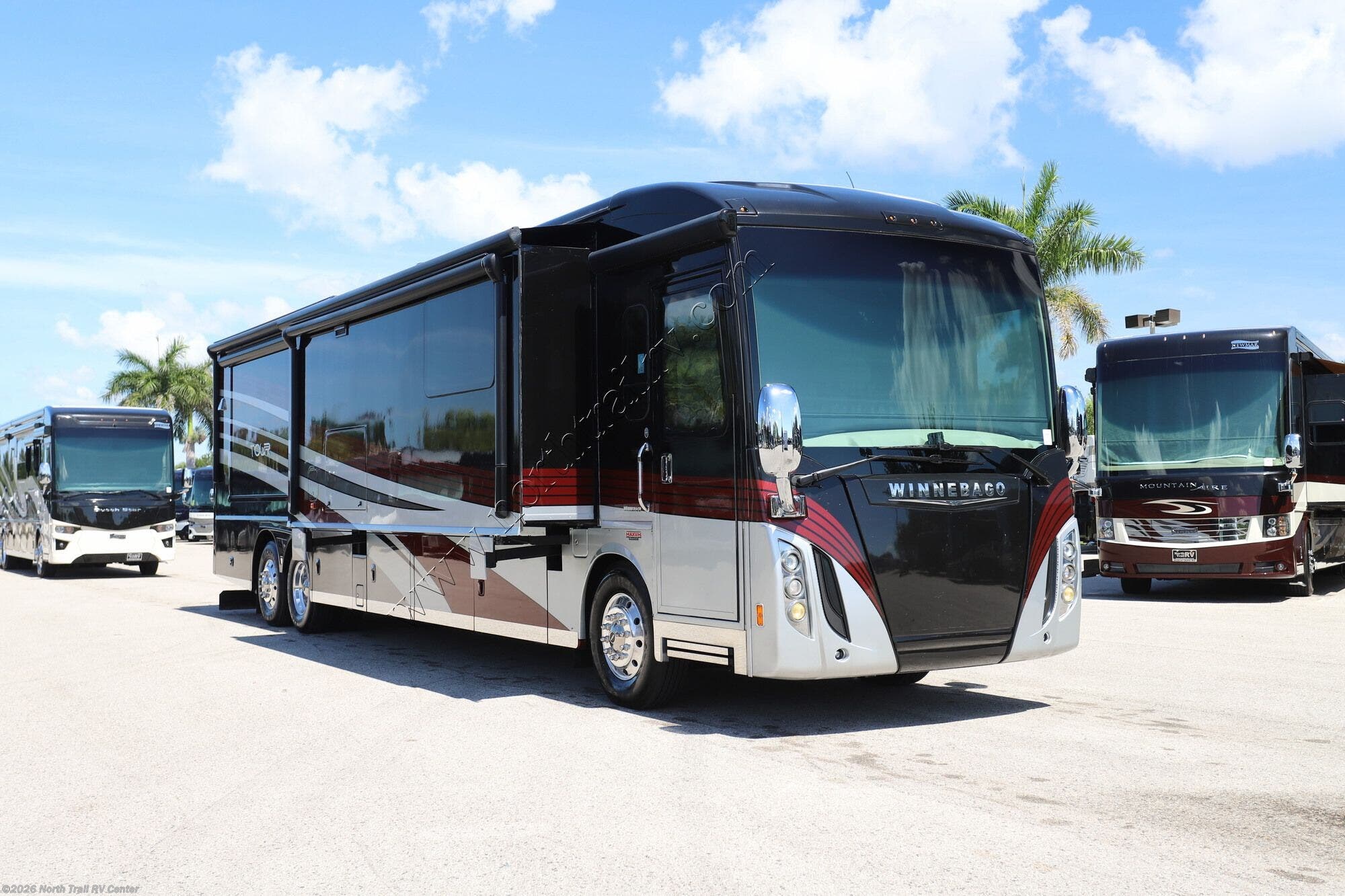 2017 Winnebago Tour 45RD - Used Class A For Sale by North Trail RV Center in Fort Myers, Florida