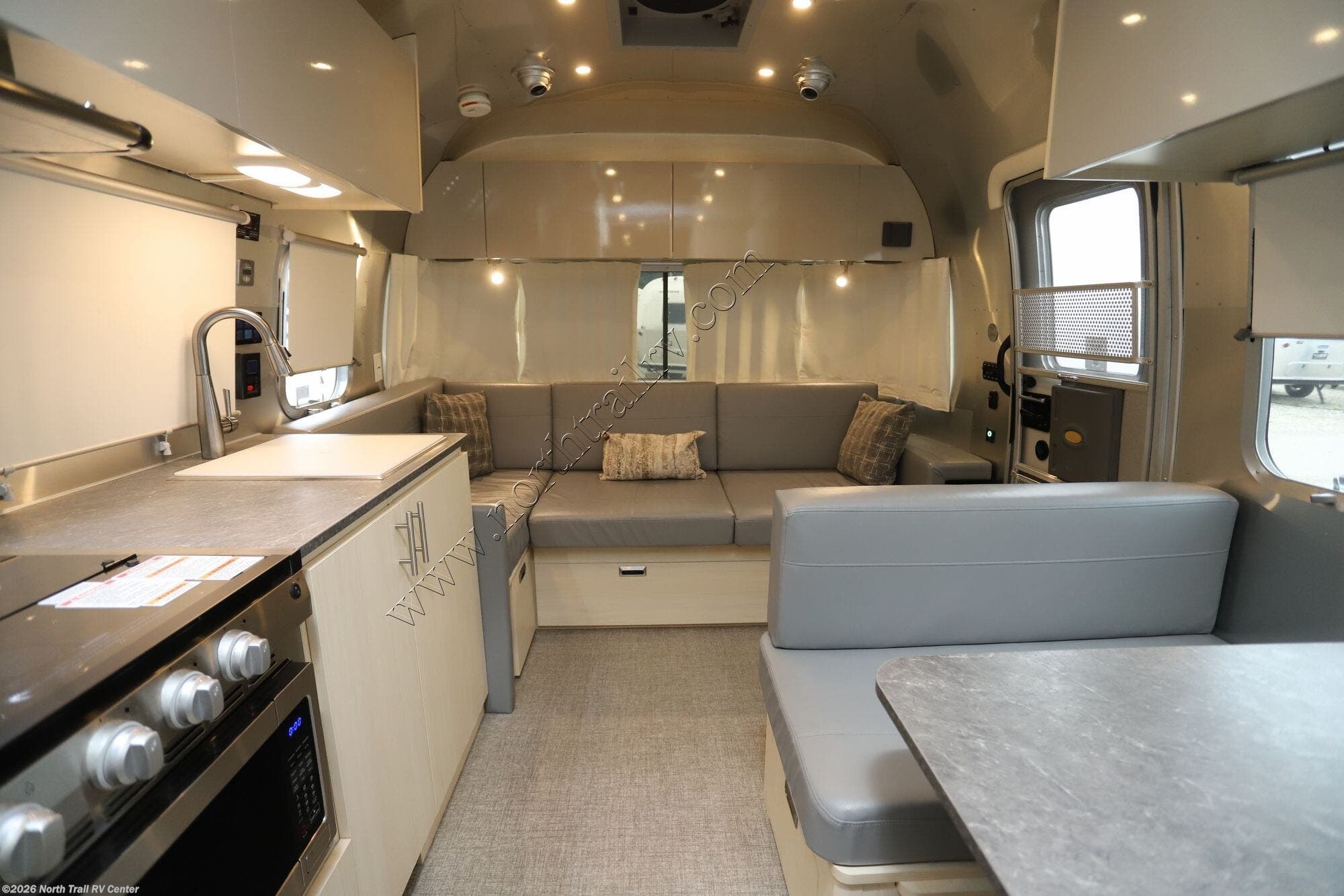2022 Flying Cloud 28RB by Airstream from North Trail RV Center in Fort Myers, Florida
