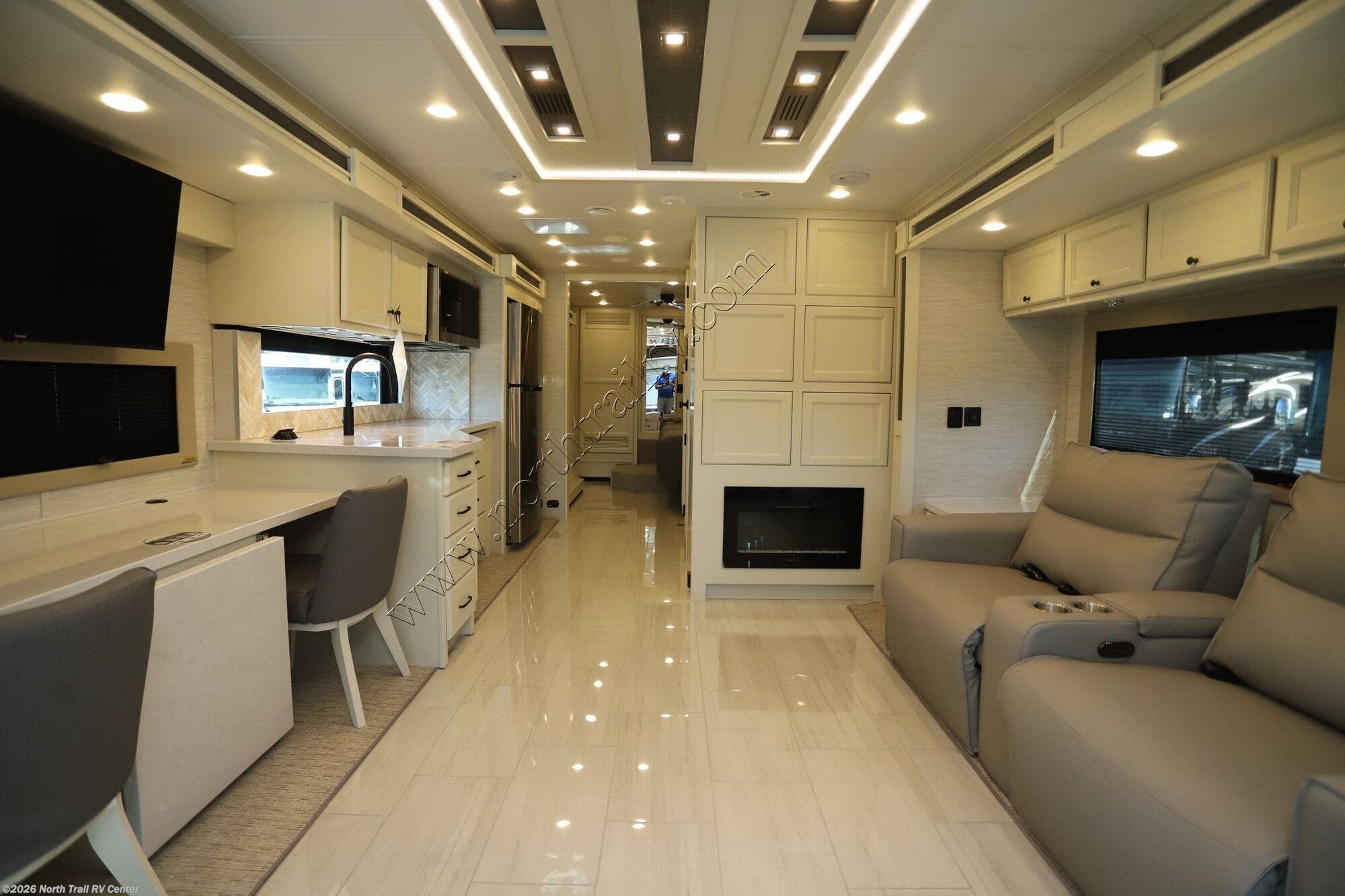2027 Allegro Red 33AA by Tiffin from North Trail RV Center in Fort Myers, Florida