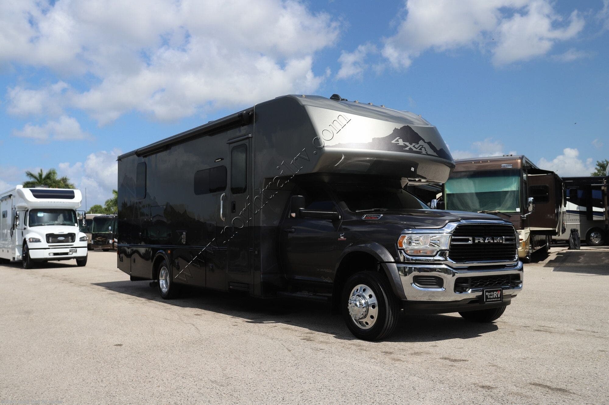 2023 Dynamax Corp Isata 5 30FWD4X4 - Used Super C For Sale by North Trail RV Center in Fort Myers, Florida
