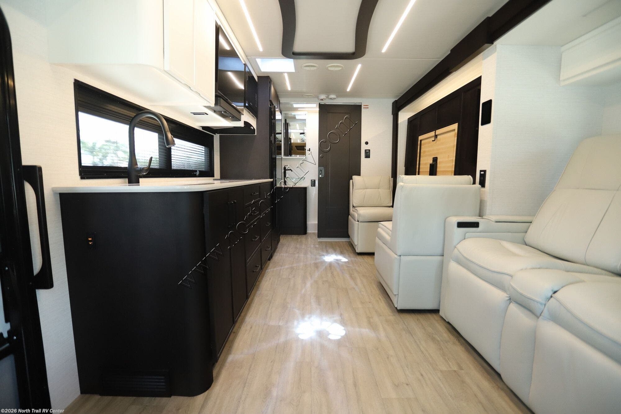 2027 Freedom Aire 2515 by Newmar from North Trail RV Center in Fort Myers, Florida