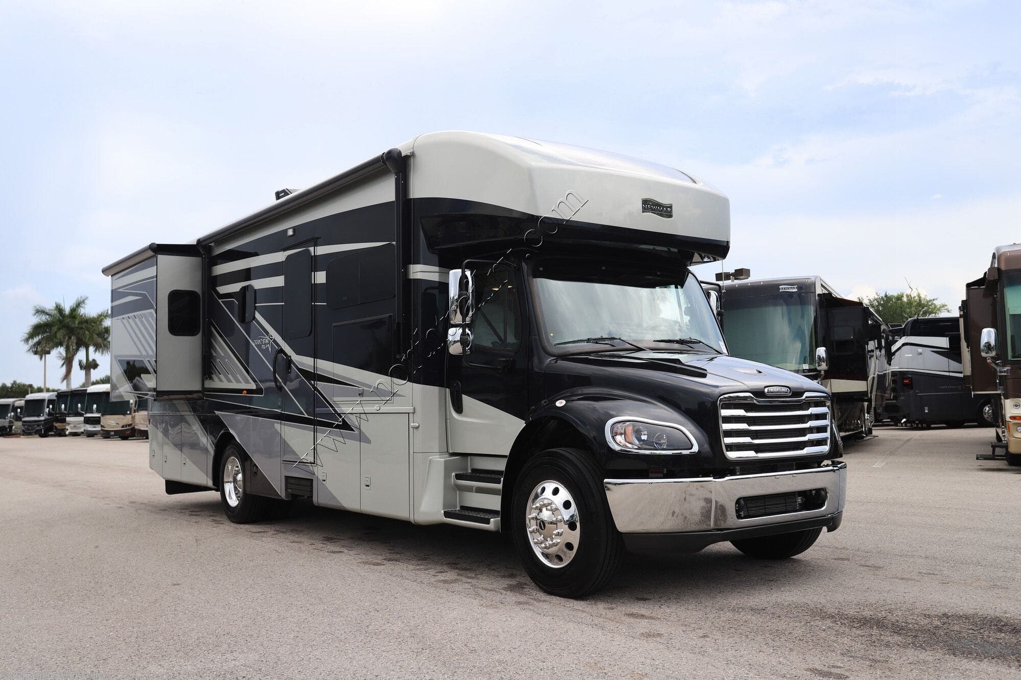 2026 Newmar Grand Star 3444 - Used Super C For Sale by North Trail RV Center in Fort Myers, Florida