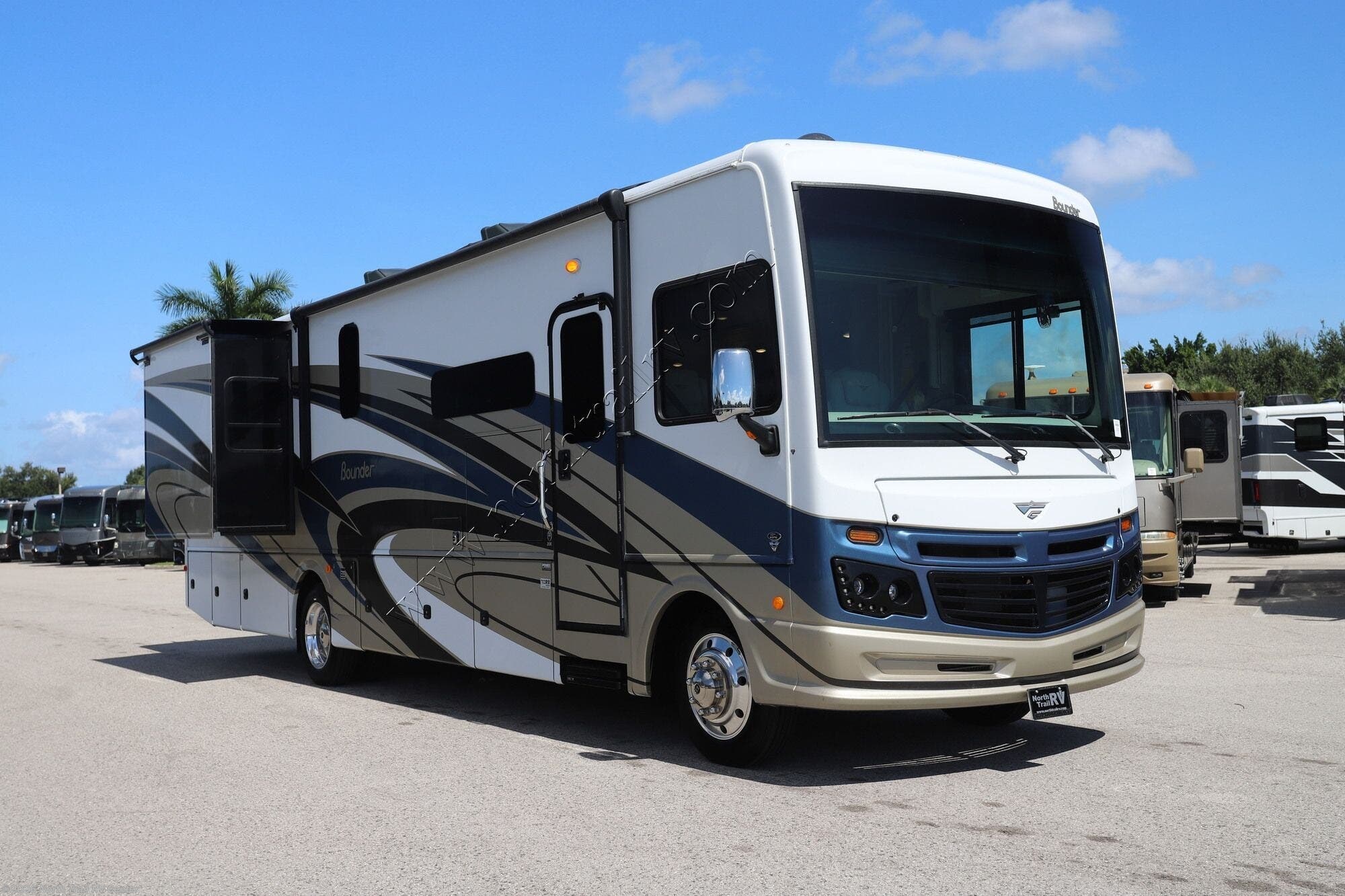 2022 Fleetwood Bounder 35K - Used Class A For Sale by North Trail RV Center in Fort Myers, Florida