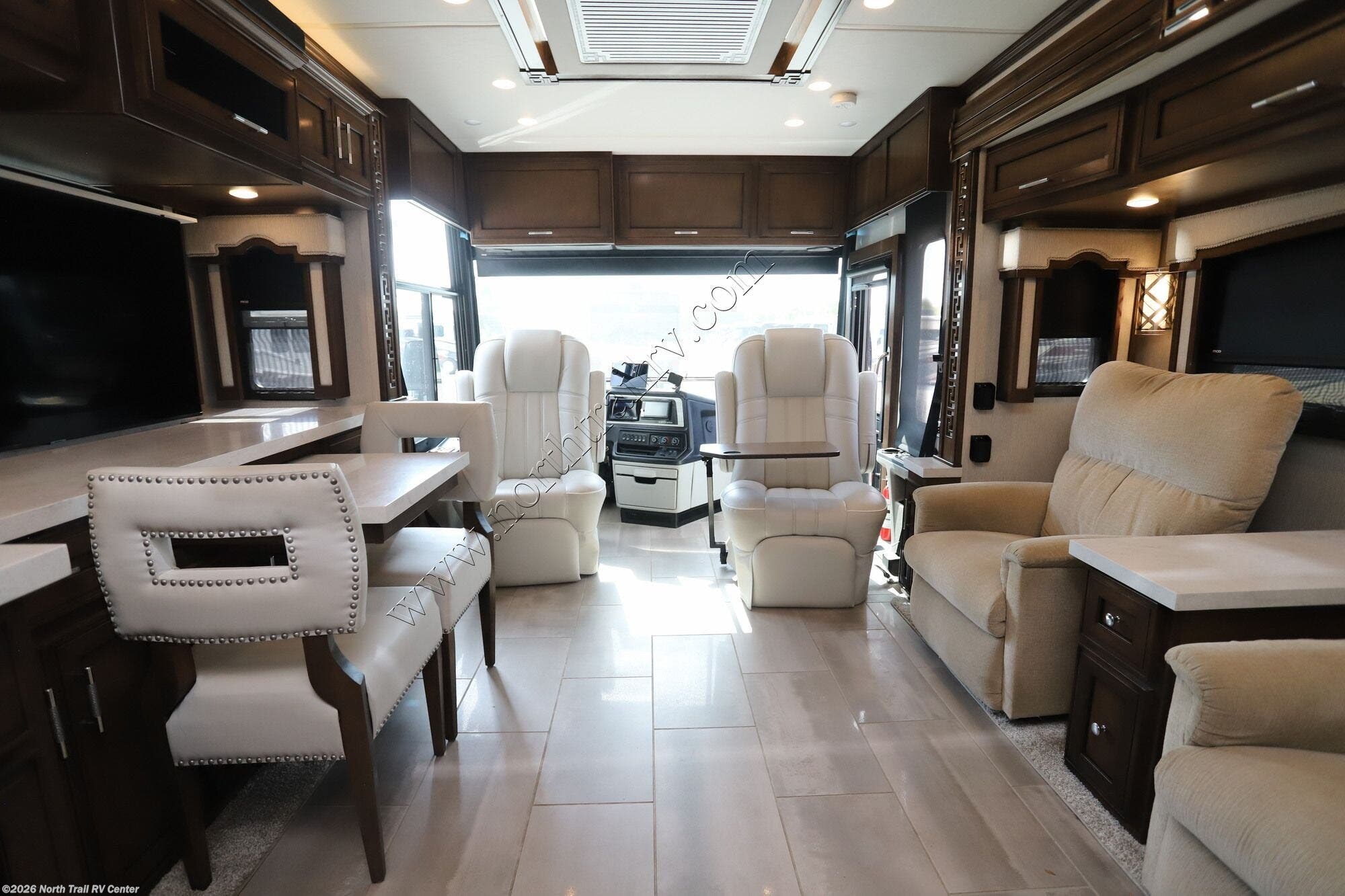 Used 2023 Newmar Ventana 3407 available in Fort Myers, Florida