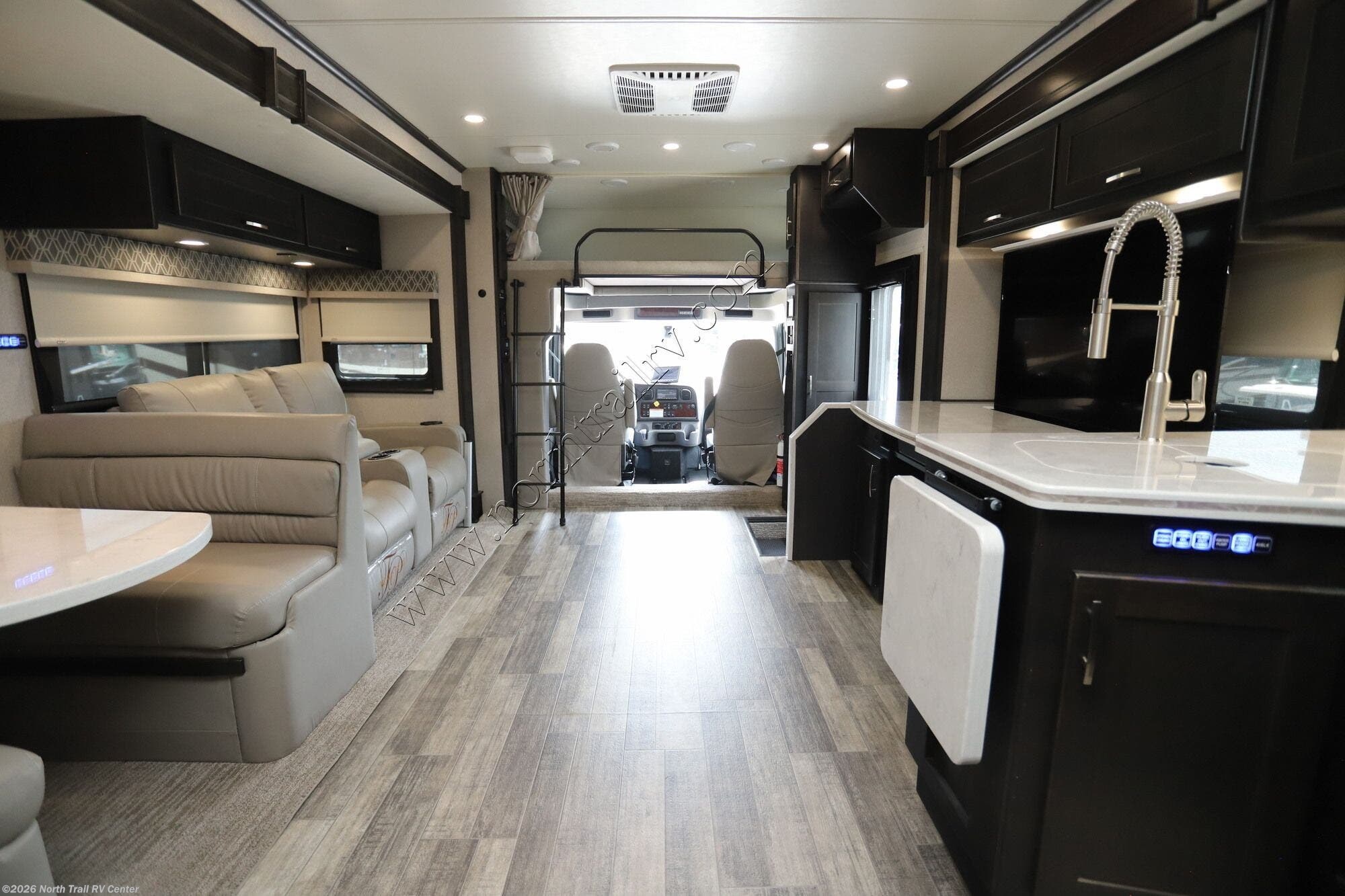 Used 2022 Dynamax Corp Force 37TSHD available in Fort Myers, Florida
