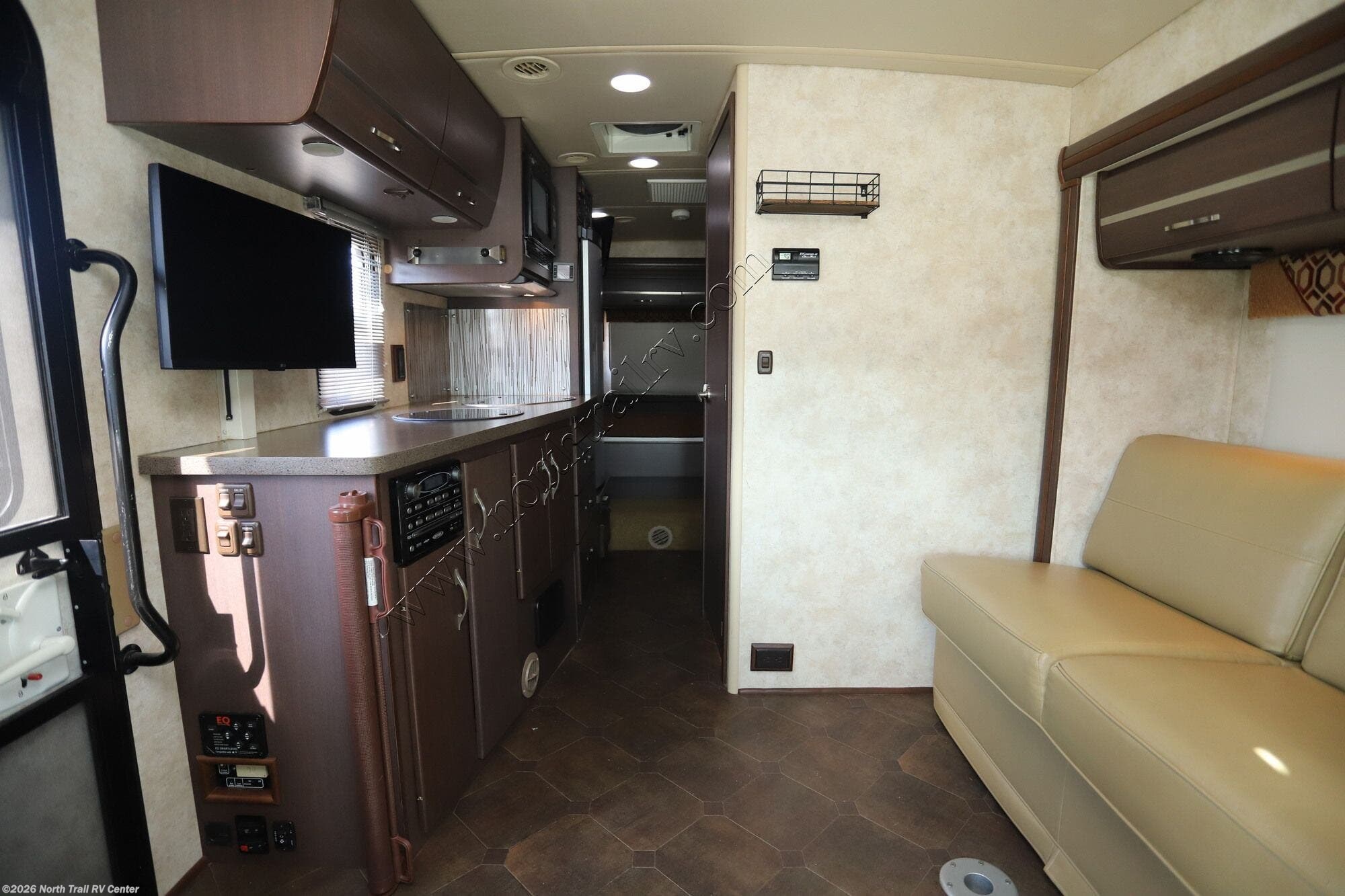 2012 View Profile 24G by Winnebago from North Trail RV Center in Fort Myers, Florida