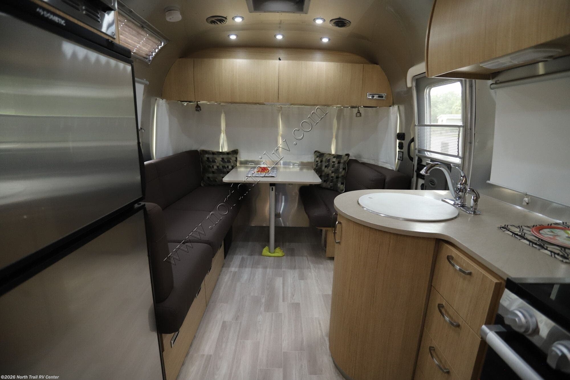 2019 Flying Cloud 25RBT by Airstream from North Trail RV Center in Fort Myers, Florida
