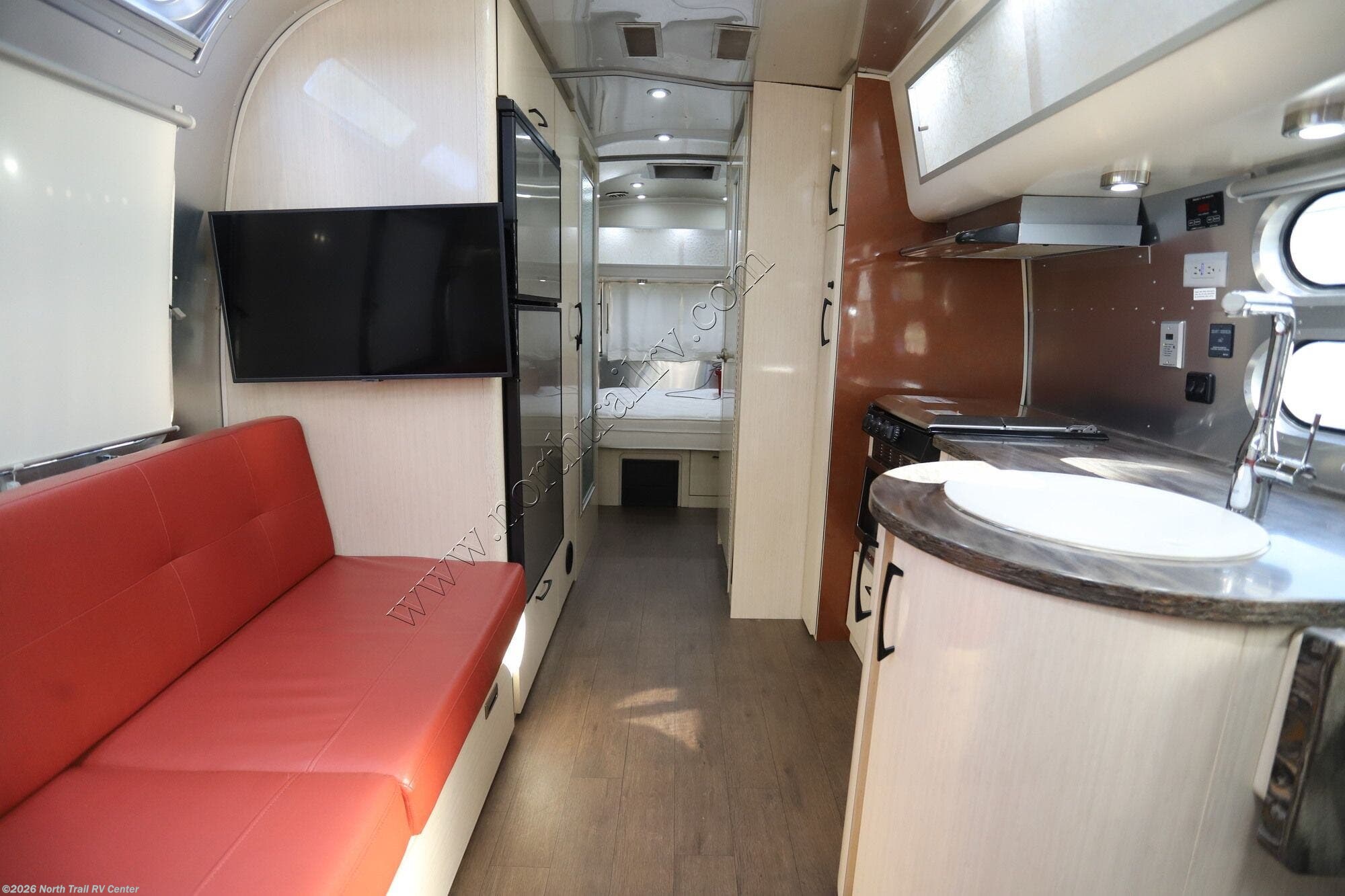 2018 Airstream International 25FBQ - Used Travel Trailer For Sale by North Trail RV Center in Fort Myers, Florida
