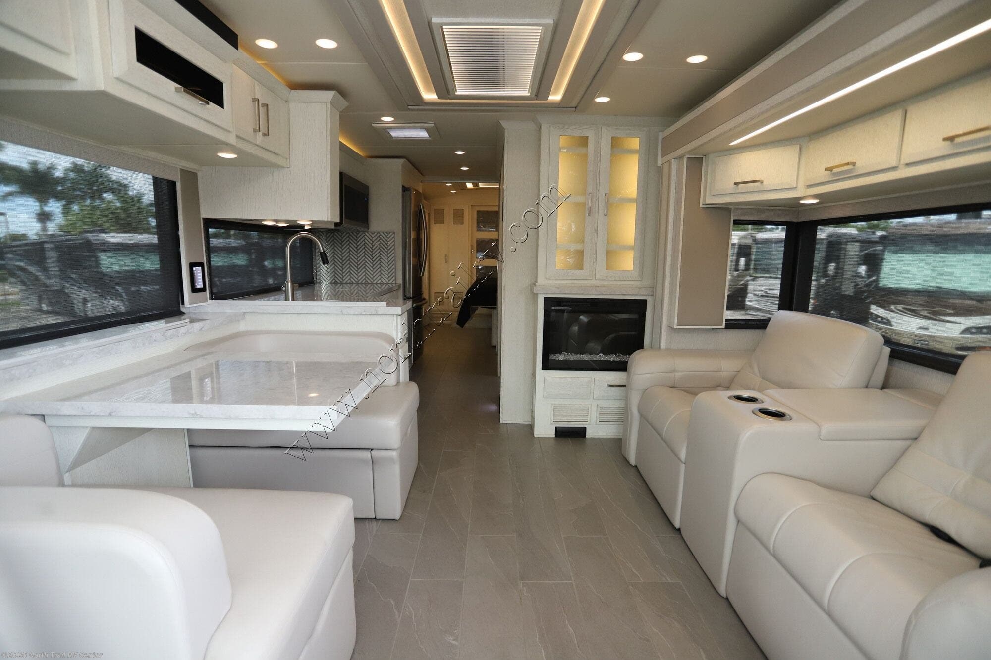 2022 New Aire 3543 by Newmar from North Trail RV Center in Fort Myers, Florida