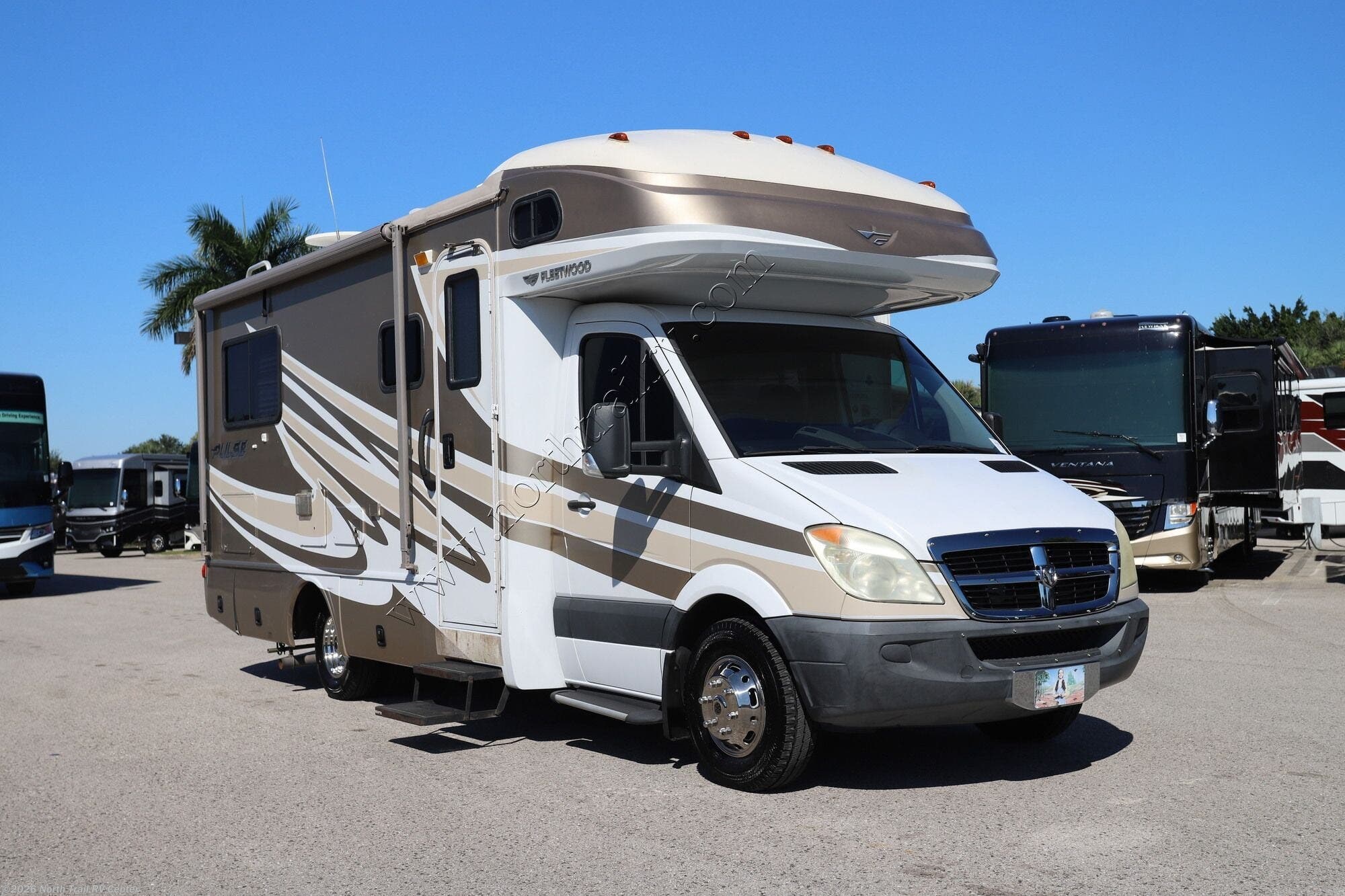 2009 Fleetwood Pulse 24D - Used Class C For Sale by North Trail RV Center in Fort Myers, Florida