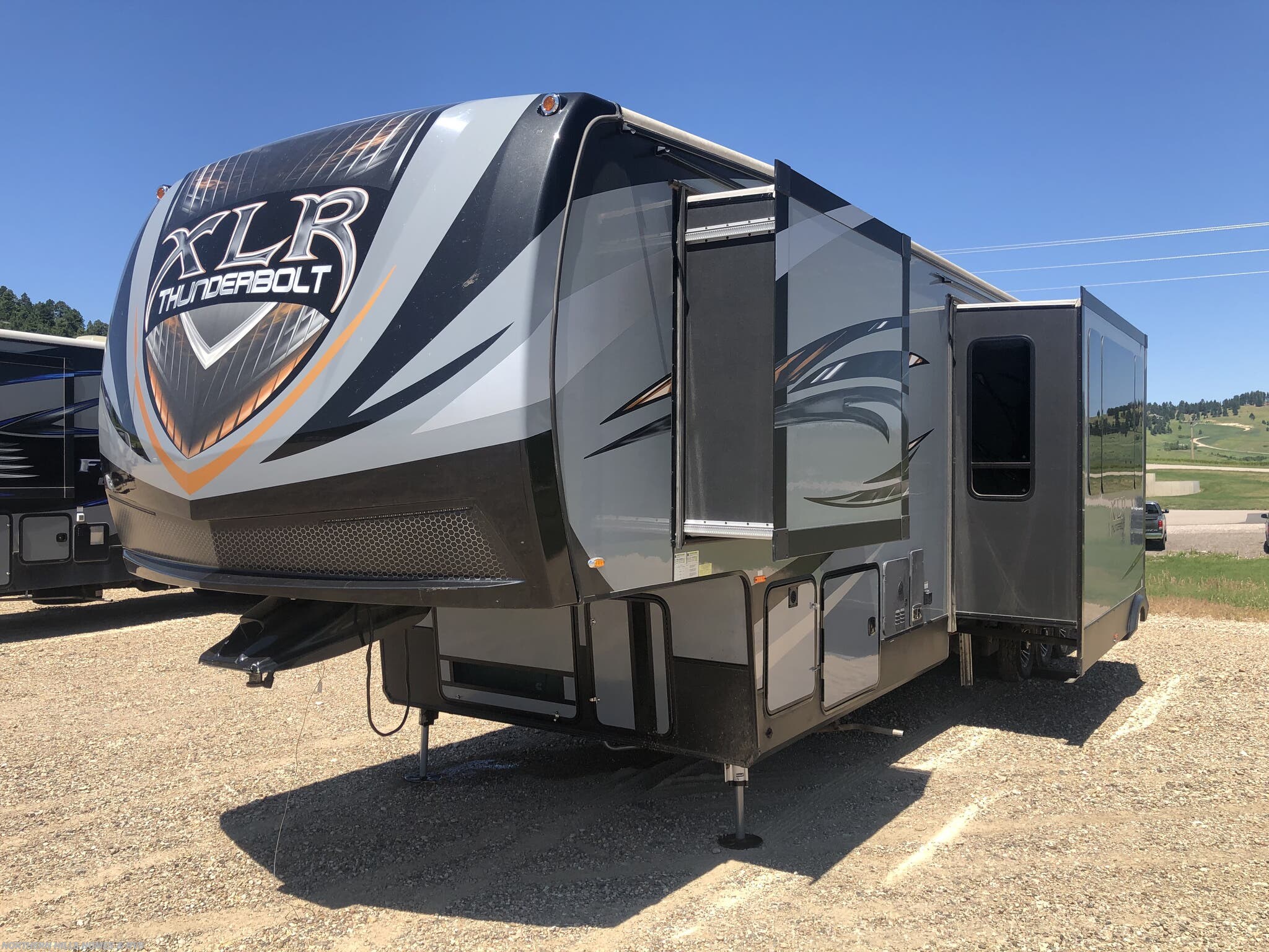 2017 Forest River XLR Thunderbolt 422AMP RV for Sale in Whitewood, SD ...