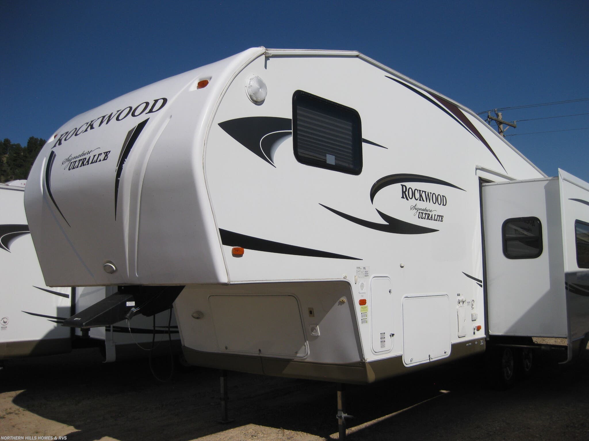 2011 Forest River Rockwood Signature Ultra Lite 8280WS RV for Sale in 2011 Rockwood Signature Ultra Lite 5th Wheel