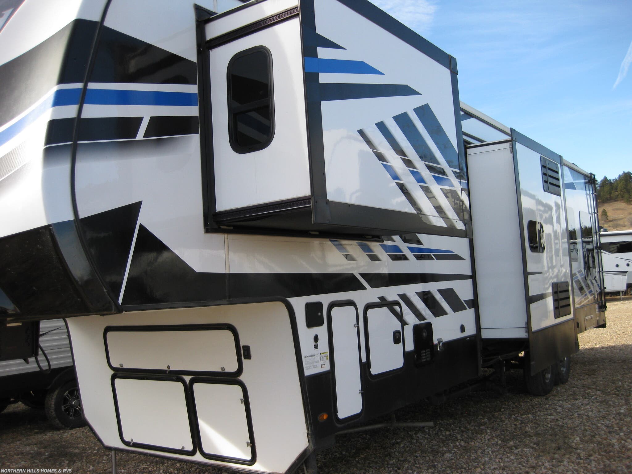 Used 2022 Keystone Fuzion 373 available in Whitewood, South Dakota